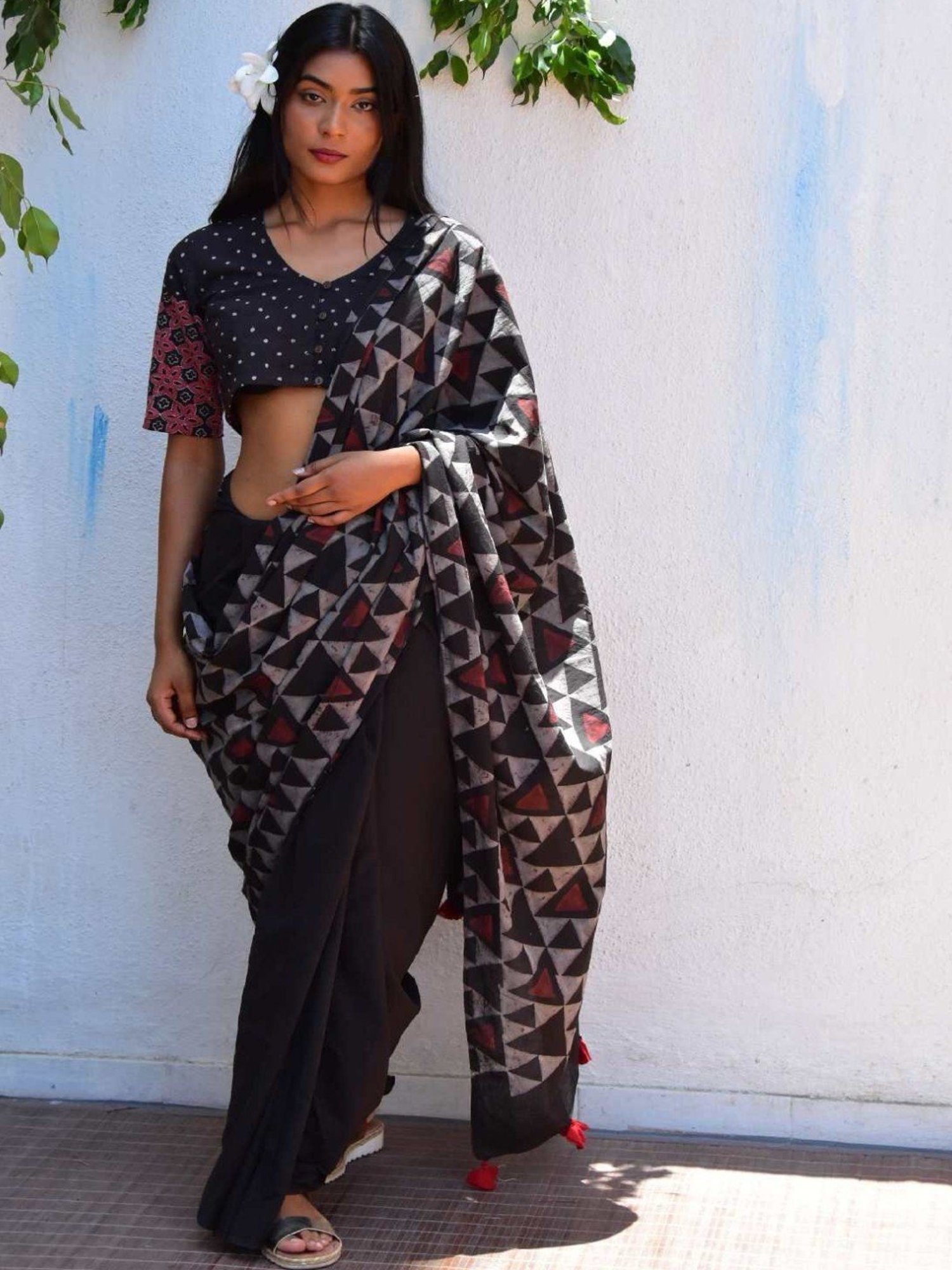 Chidiyaa White Vanilla Moon Mystic Opal Hand Block Printed Mulmul Cotton Saree