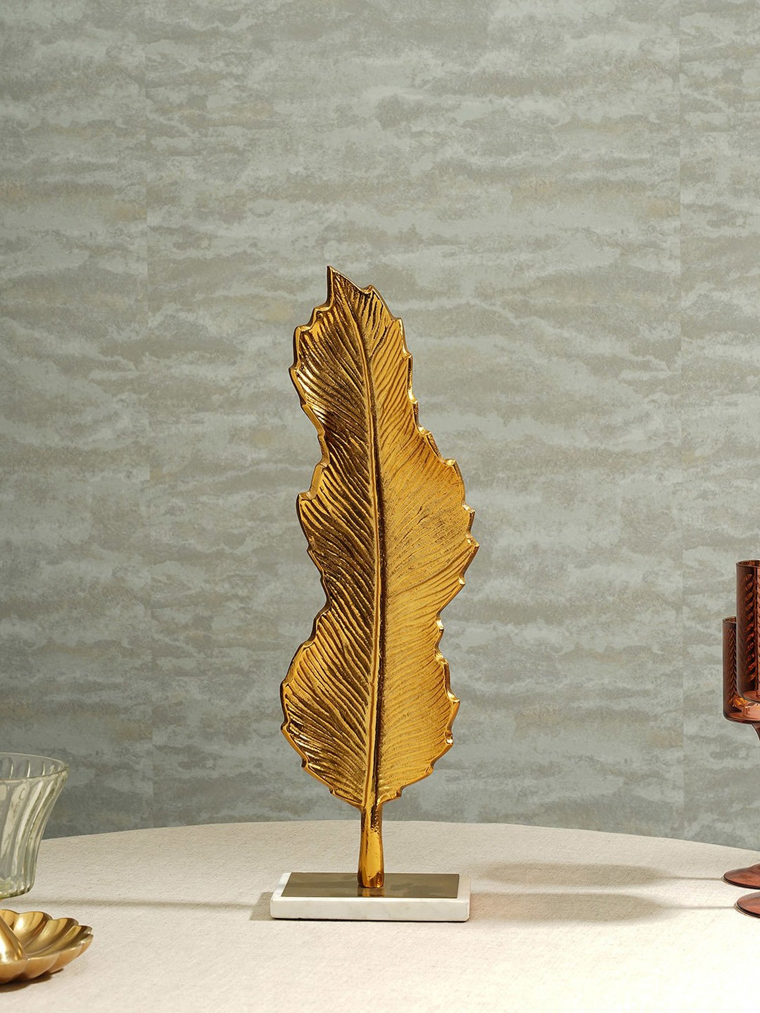 Pure Home and Living Gold Marble Textured Decor Objects