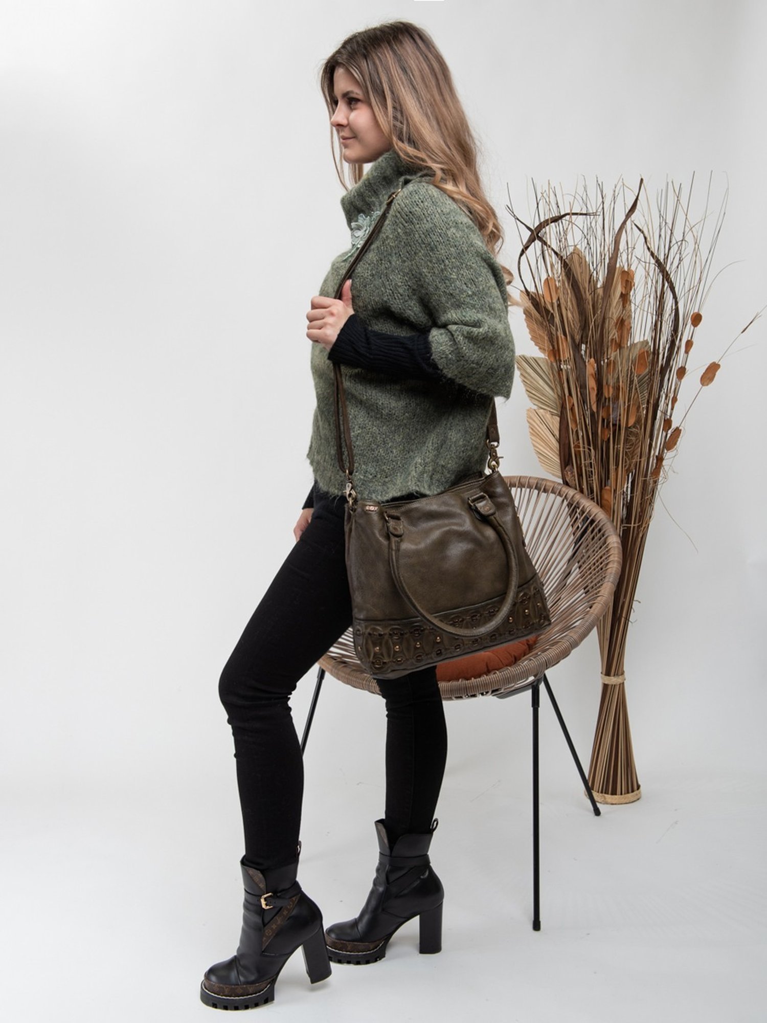 Art N Vintage Isonza Olive Leather Textured Medium Shoulder Handbag