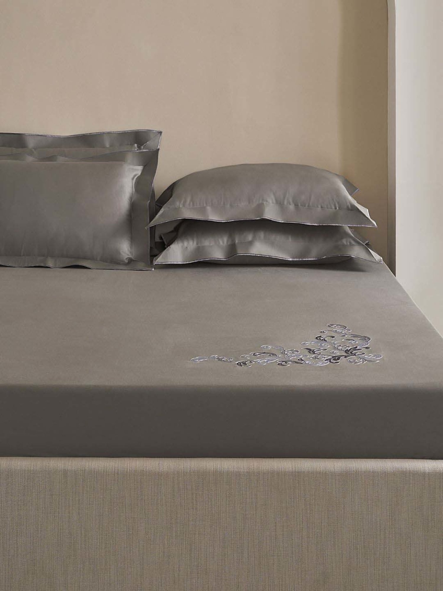 Ddecor Live Beautiful Excellence XII Moonrock Cotton 210 TC King Bed Sheet with 2 Pillow Covers