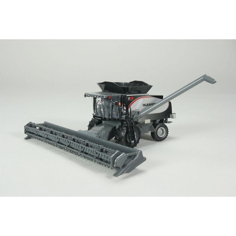 Gleaner Super Series S78 Combine with Draper Head 1/64 Diecast Model by SpecCast