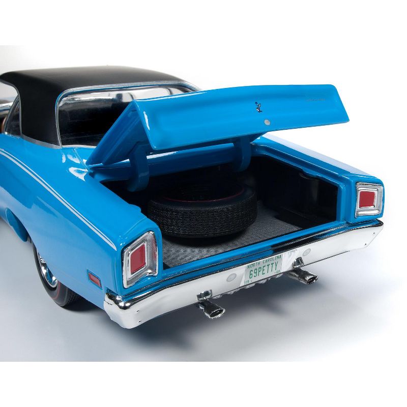 1969 Plymouth Road Runner Hardtop Petty Blue "Looney Tunes" "Class of 1969" 1/18 Diecast Model Car by Autoworld