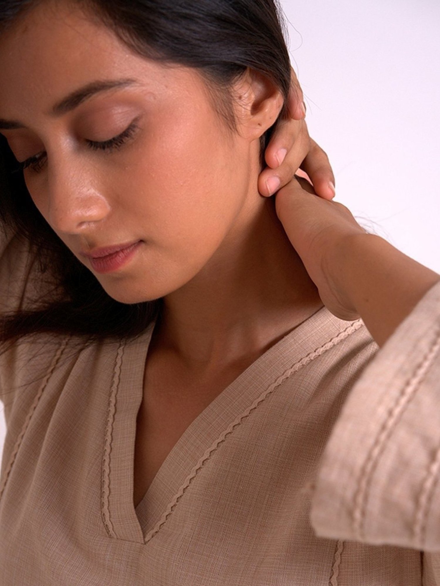 Ganga Fashions Beige Cotton Woven Kurta With Cotton Bottom