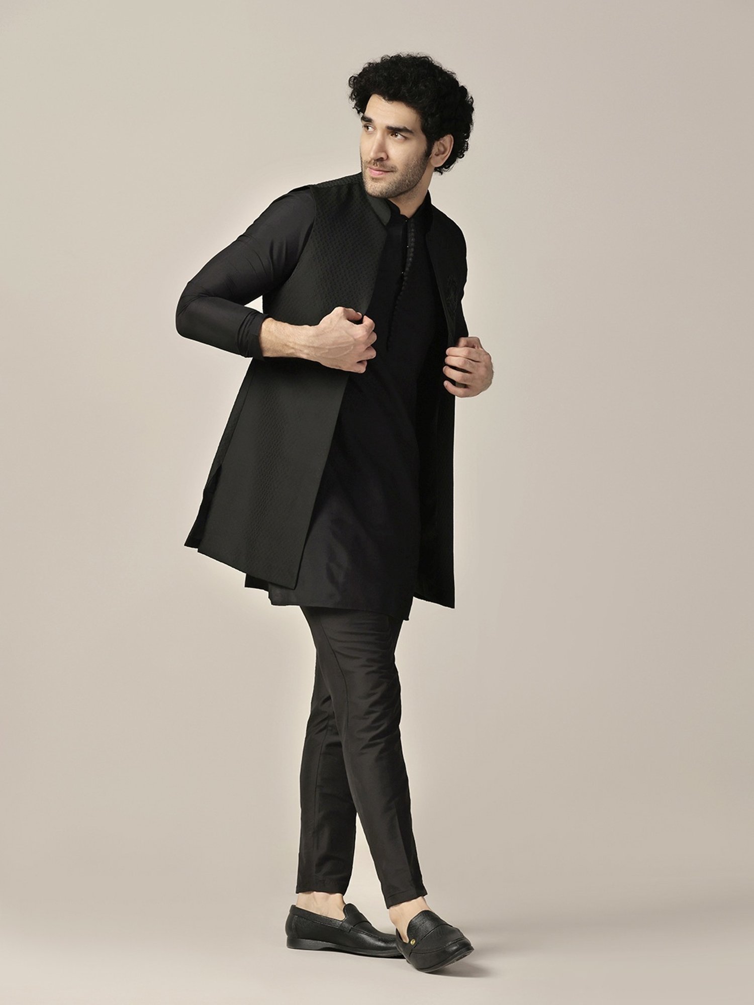 Kisah Black Regular Fit Embroidered Kurta Set With Jacket