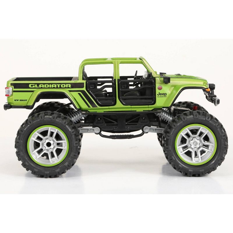 New Bright R/C  1:14 Scale Jeep Gladiator Mojave Rock Crawler