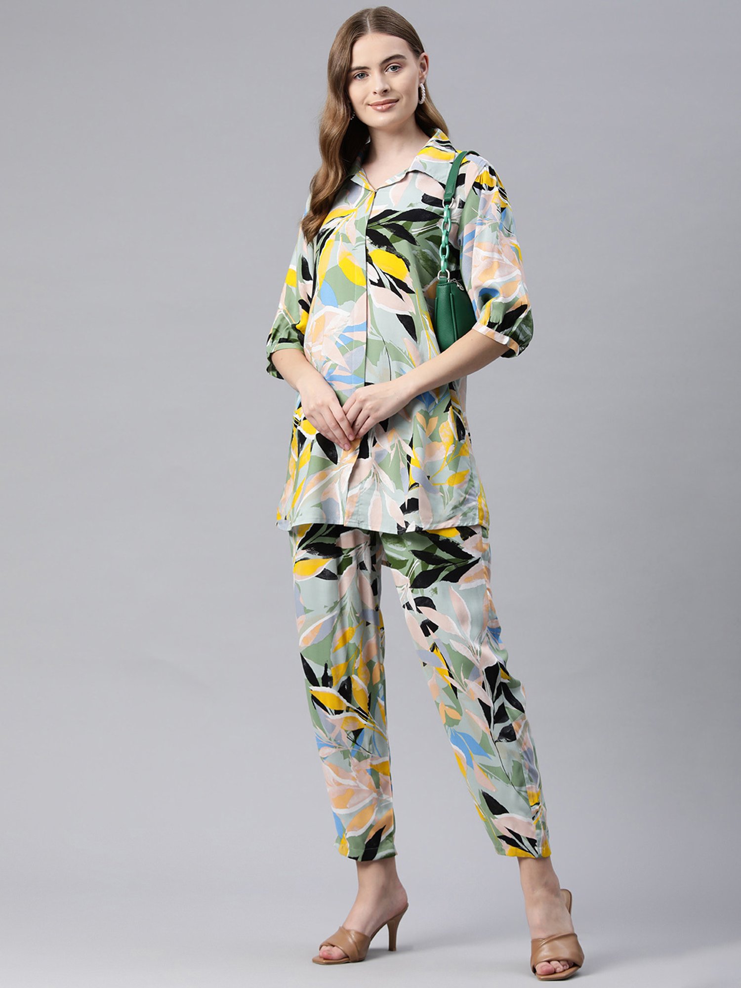 One Femme Green Printed Shirt With Trousers