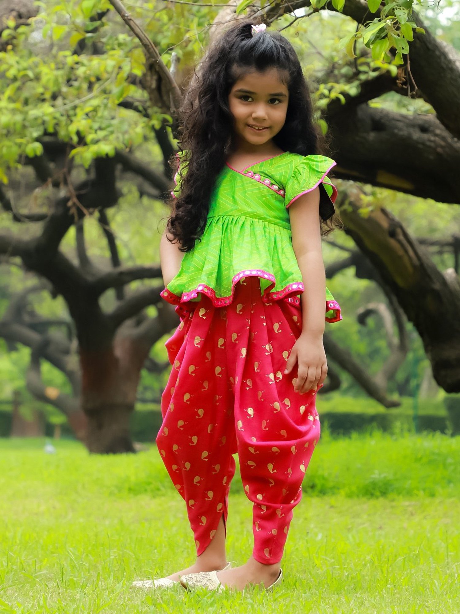 TWISHA Kids Green & Pink Printed Top with Dhoti