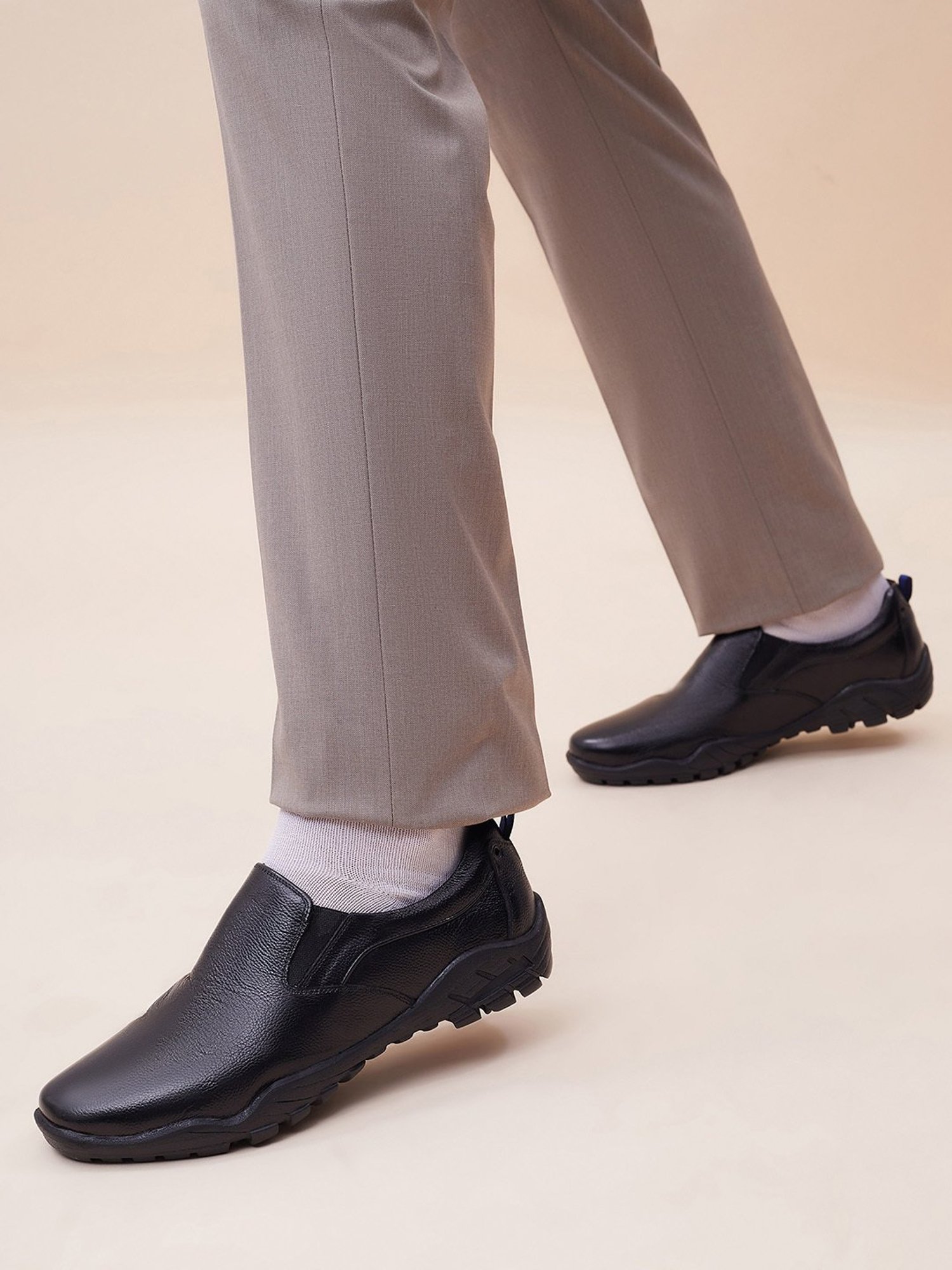 Hitz Men's Black Casual Loafers