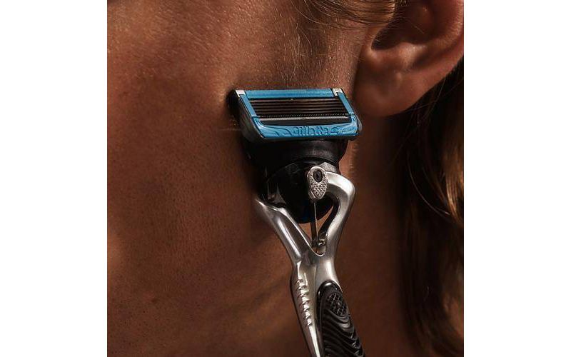 Gillette ProGlide Chill Men's Razor + 2 Razor Blade Refills