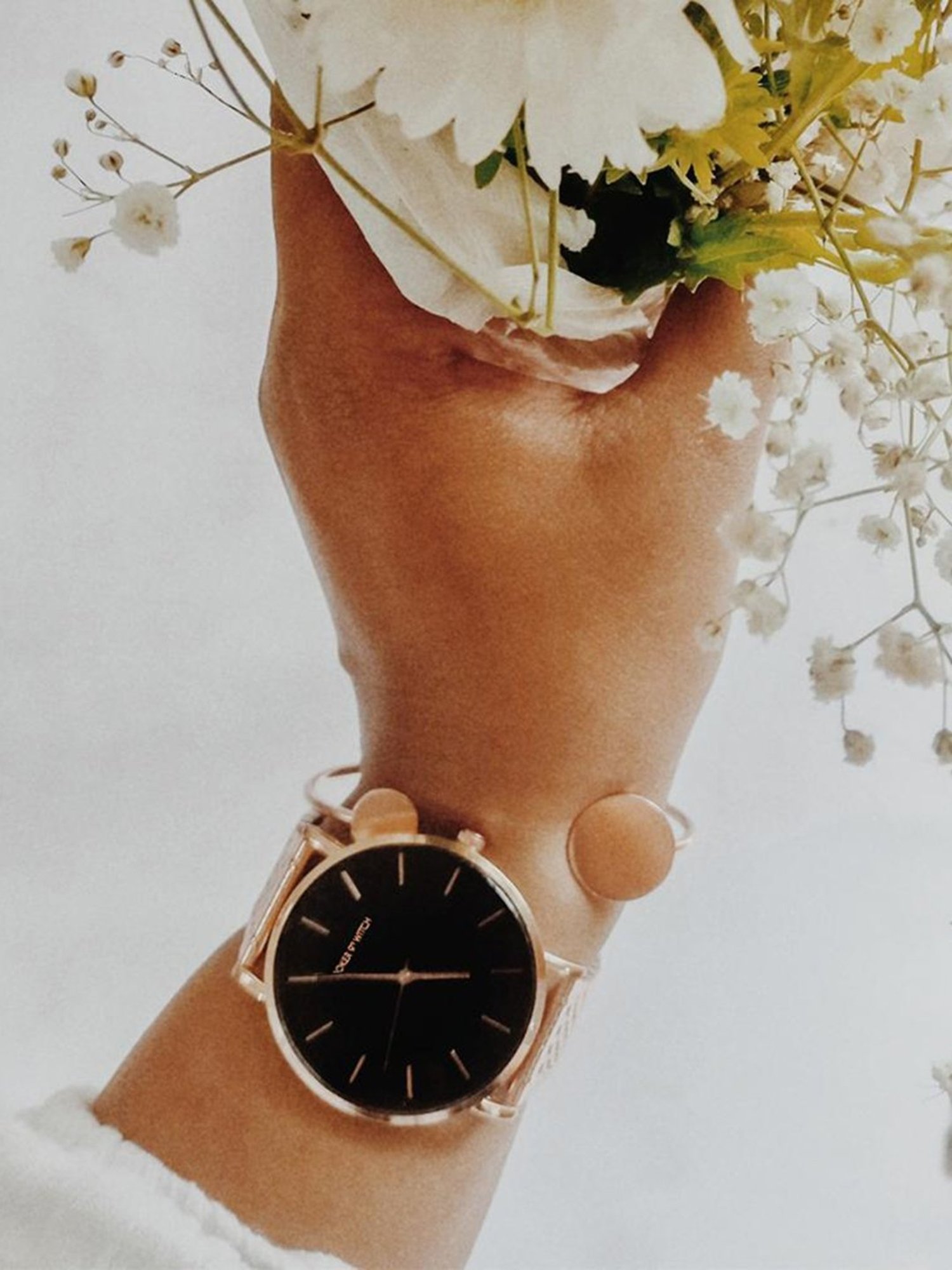 Joker & WItch JWBS79 Analog Watch for Women With Bracelet