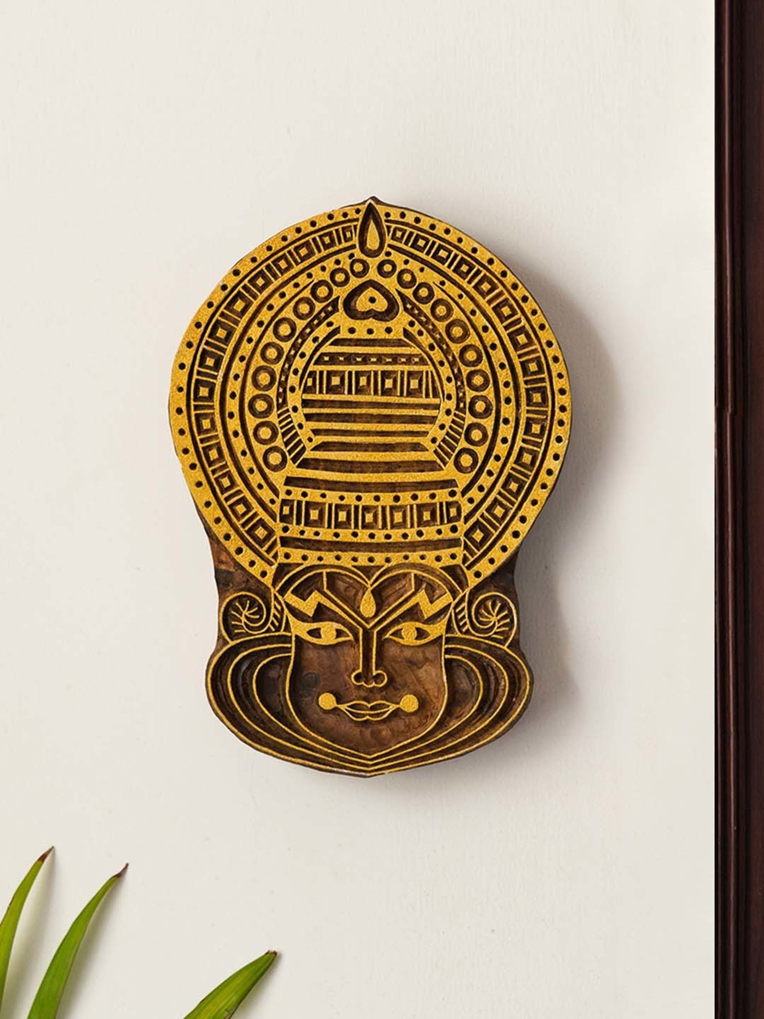 ExclusiveLane 'Kathakali Maquillage' Hand Carved Block Wall Decor In Sheesham Wood
