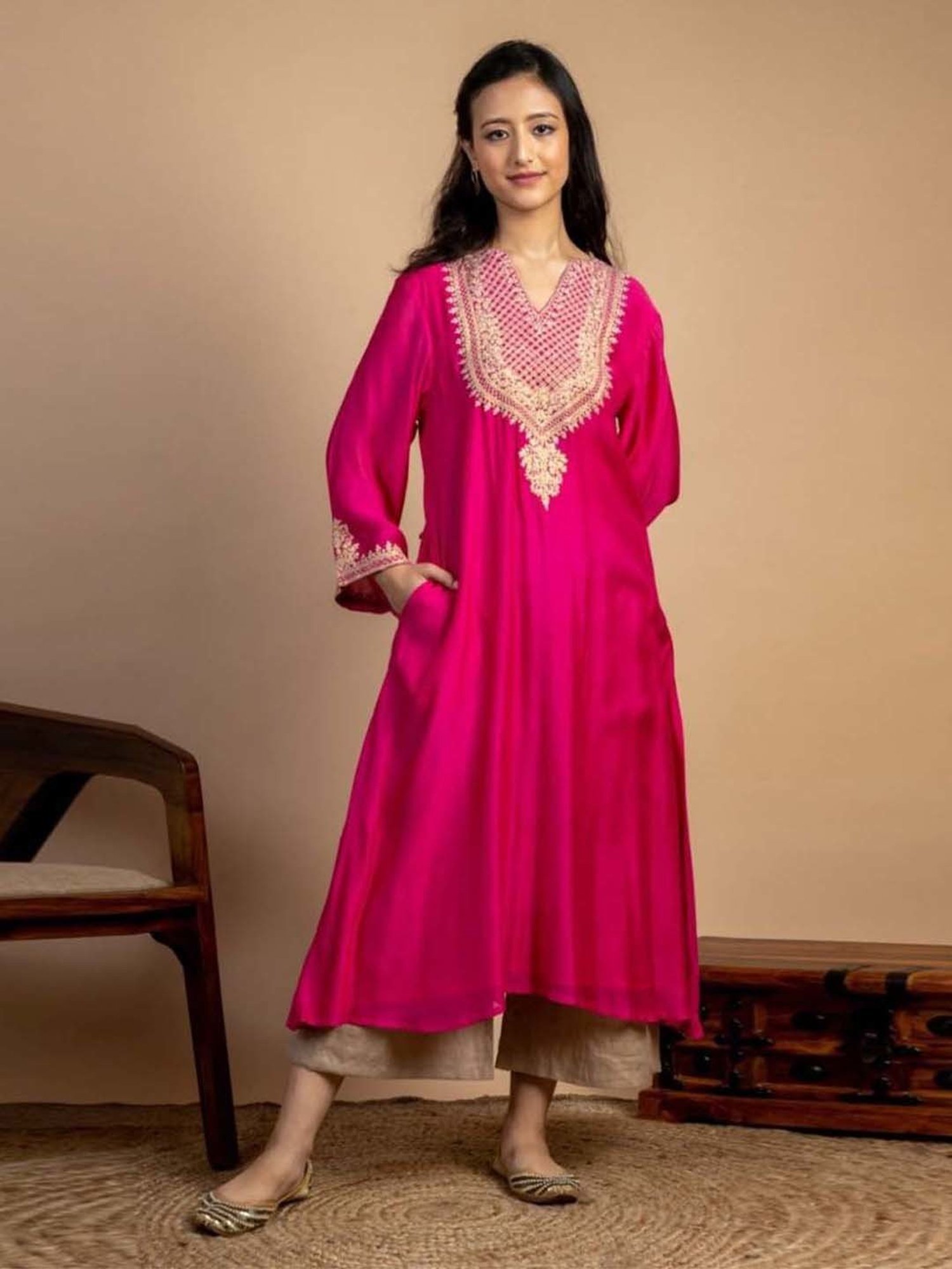 Mushio Magenta Rooh Embroidered Maheshwari Silk Kurta