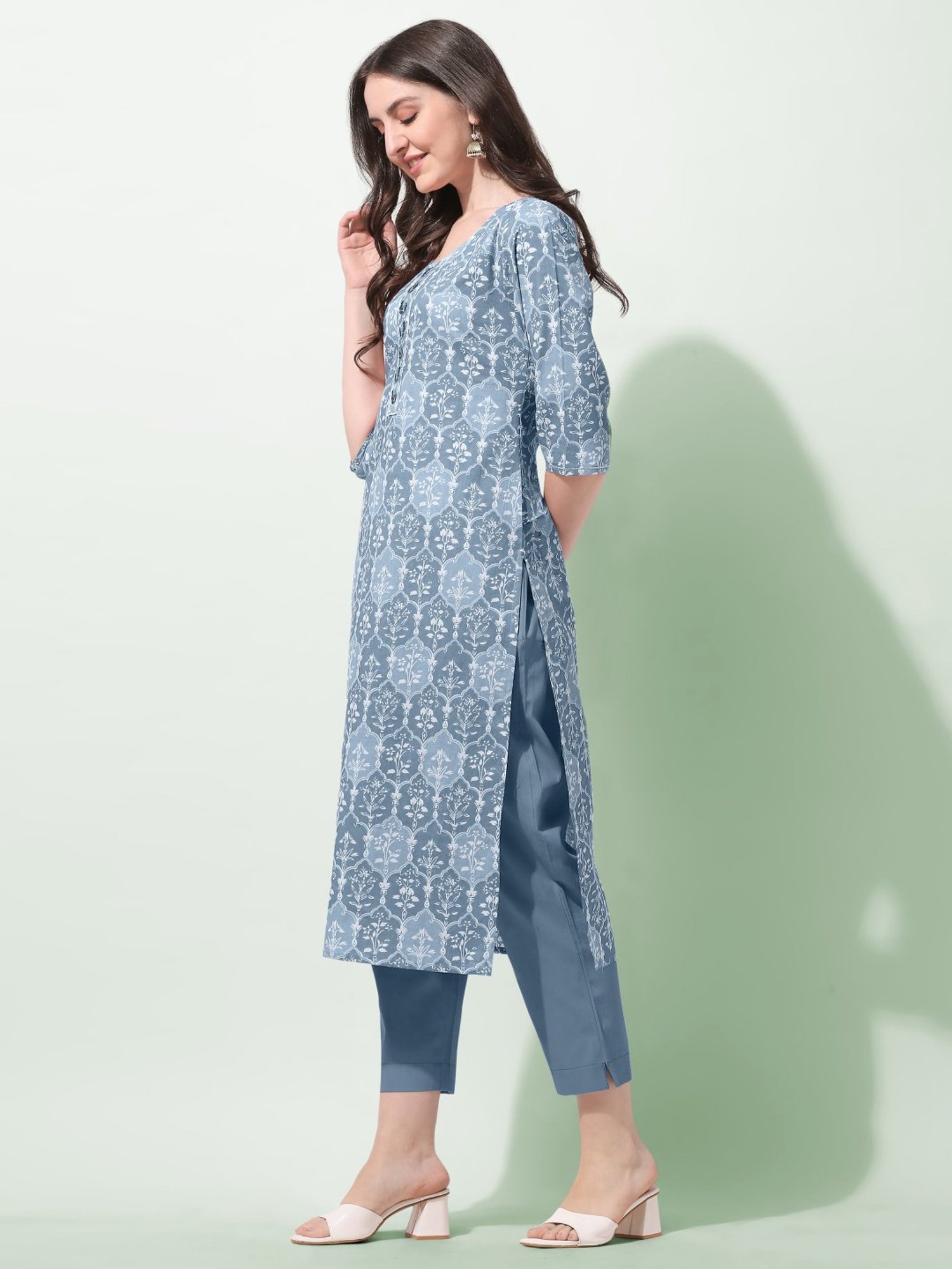 MIRCHI FASHION Bluish Grey Cotton Embroidered Straight Kurta