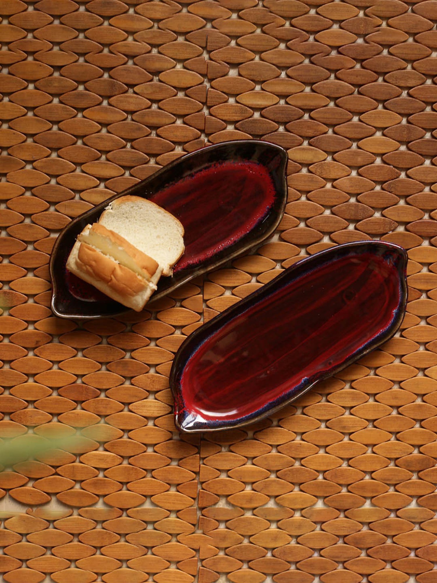 ExclusiveLane 'Crimson Canoe' Hand Glazed Studio Pottery Ceramic Serving Platter (Set Of 2)