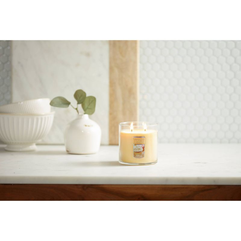 12.5oz Glass Jar 2-Wick Vanilla Cupcake Candle - Yankee Candle