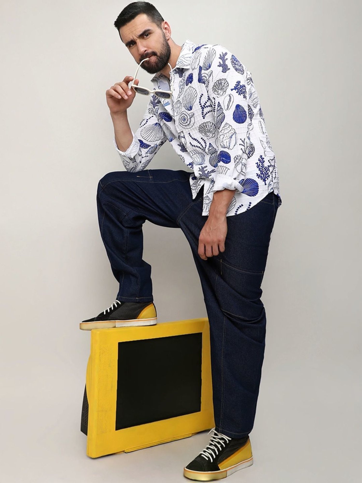 Campus Sutra Multicoloured Regular Fit Printed Shirt