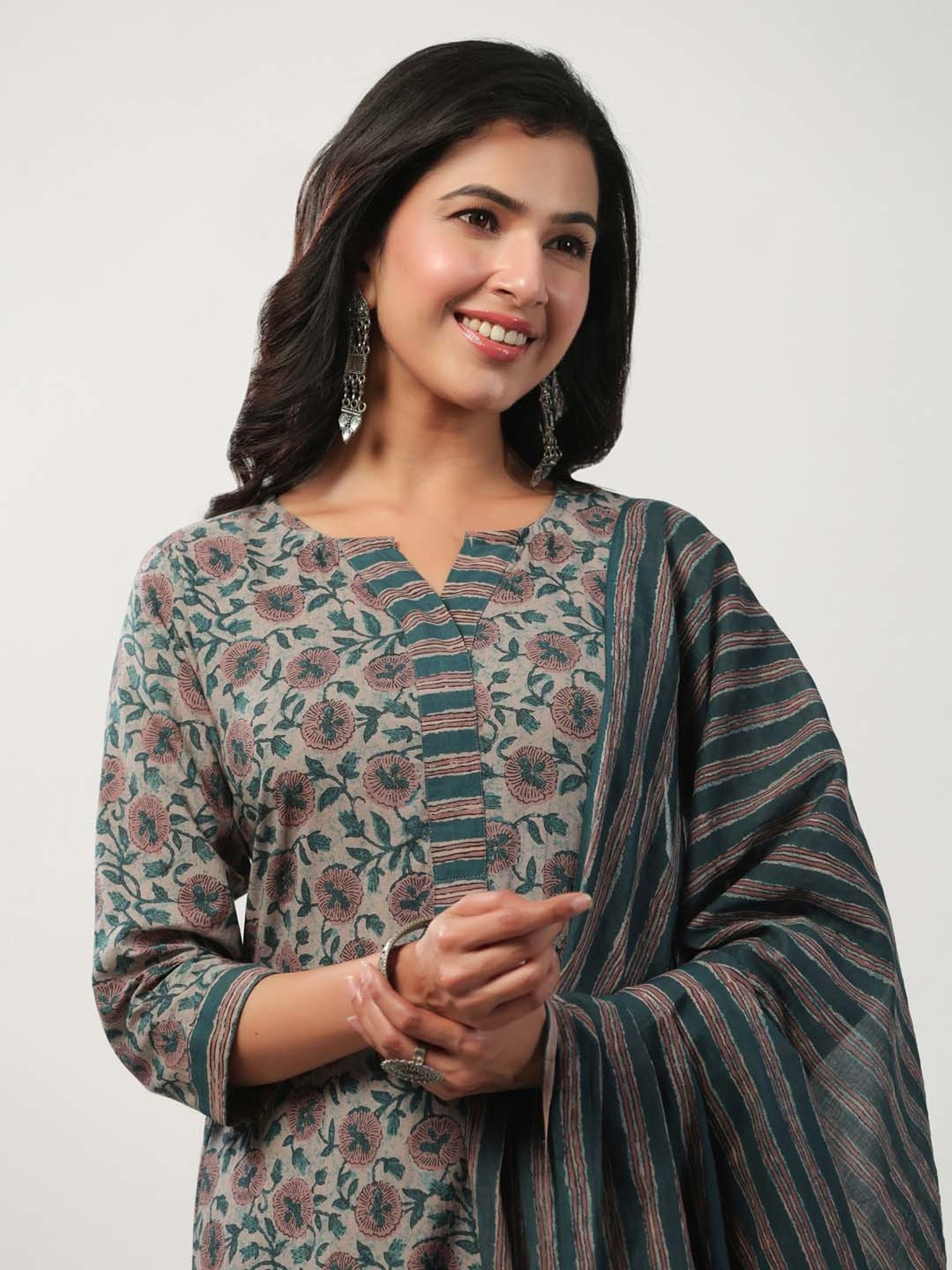 Janasya Beige & Blue Cotton Floral Print Kurta Pant Set With Dupatta