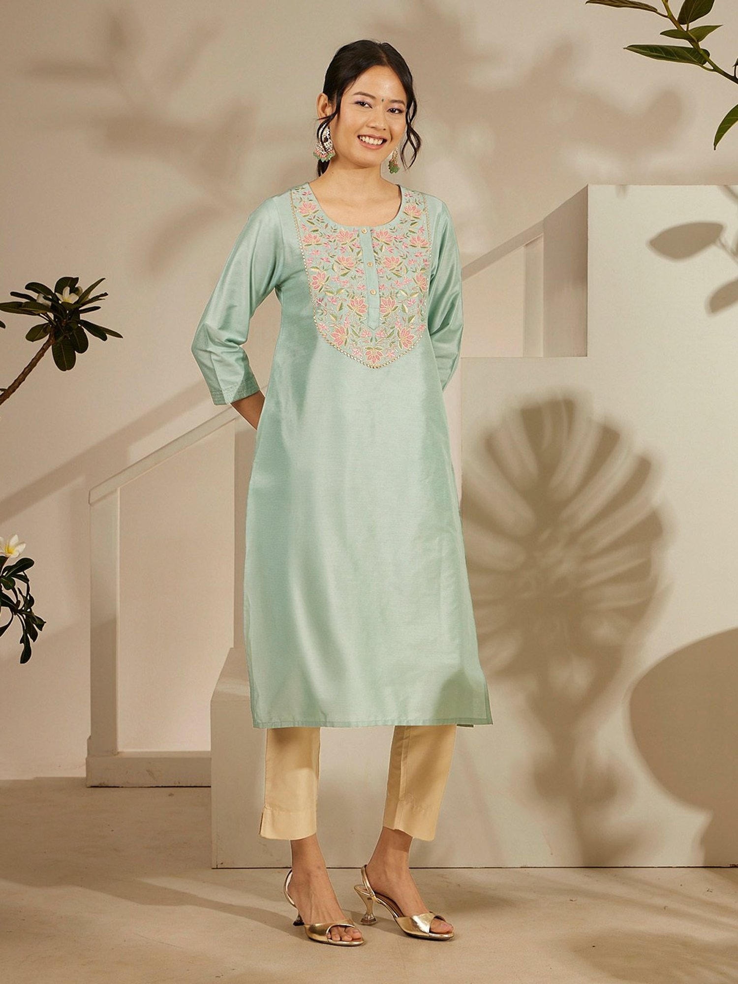 Daali Aqua Viscose Round Neck 3/4 Sleeves Blooming Mood Kurta with Two Pockets
