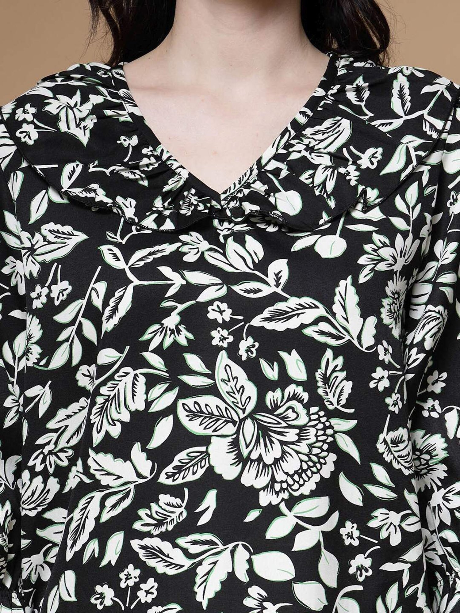 Melon by PlusS Black Floral Print Top