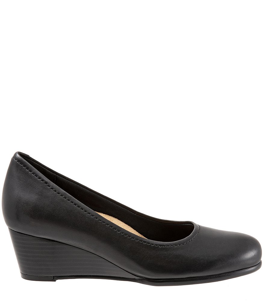 Trotters Winnie Leather Wedge Pumps