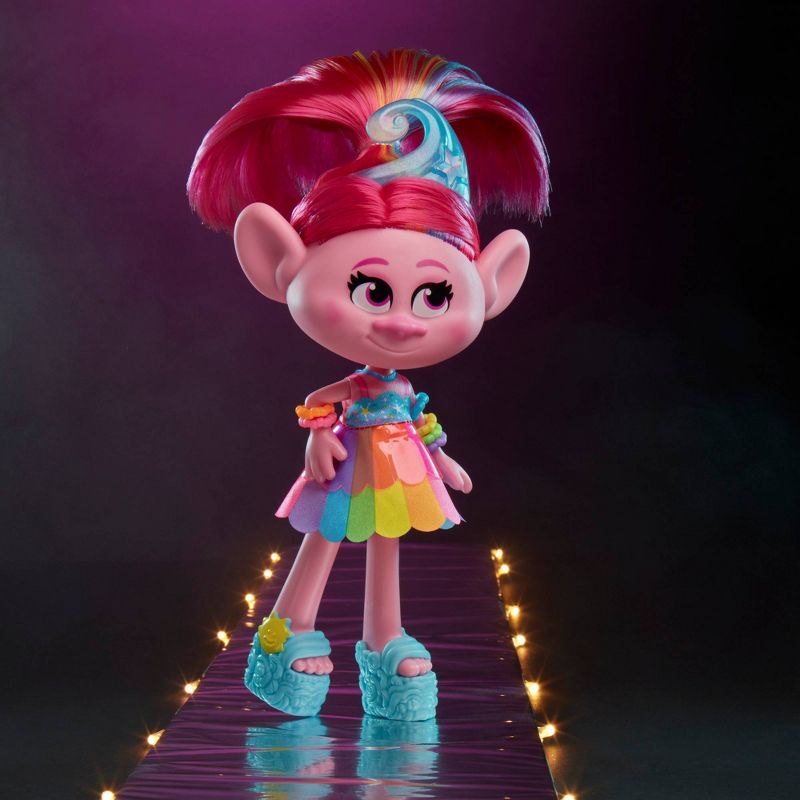 DreamWorks Trolls Glam Poppy Fashion Doll