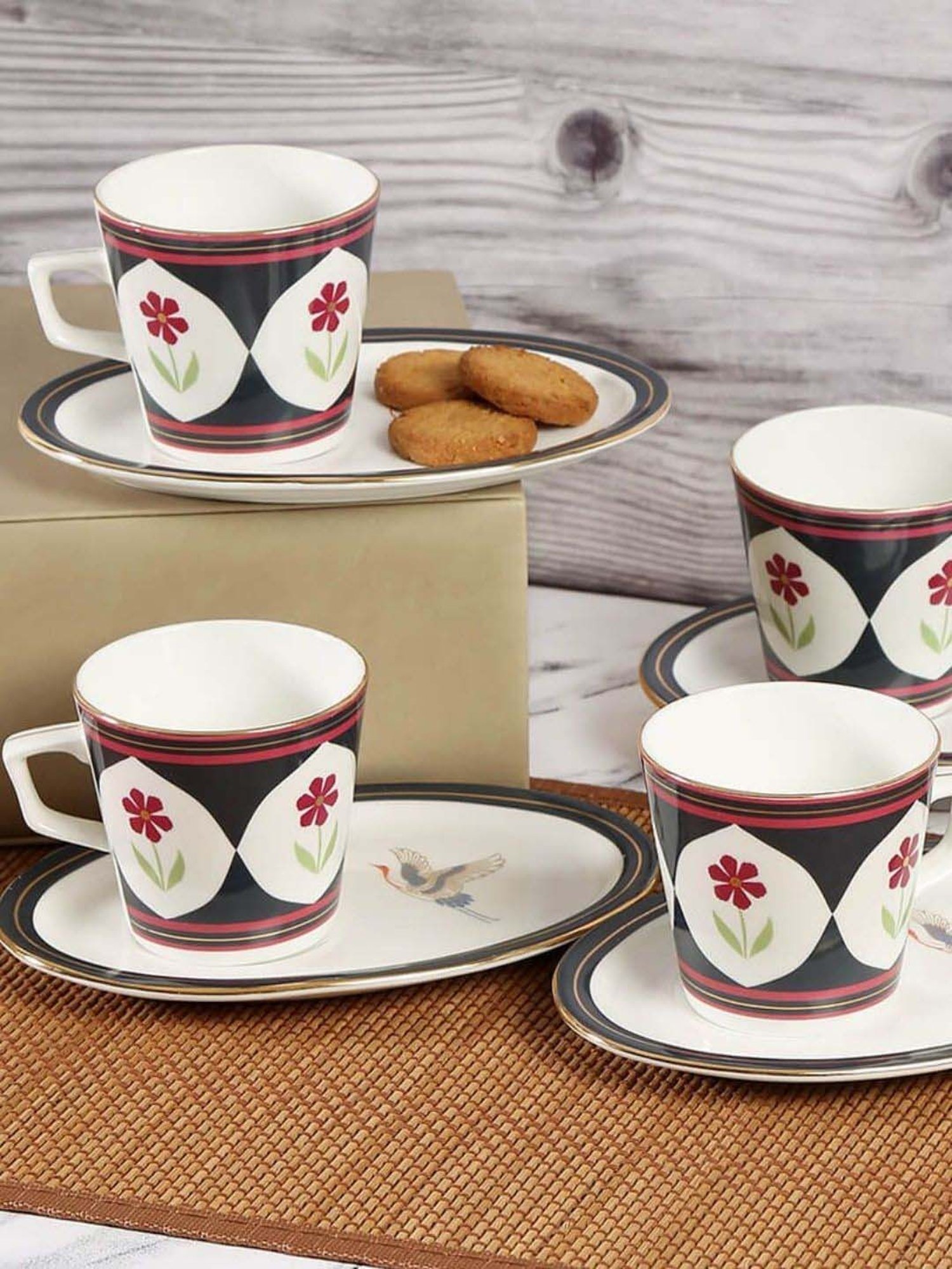 India Circus Black & White Ceramic 4 Cup (0.22 L) with 4 Saucer