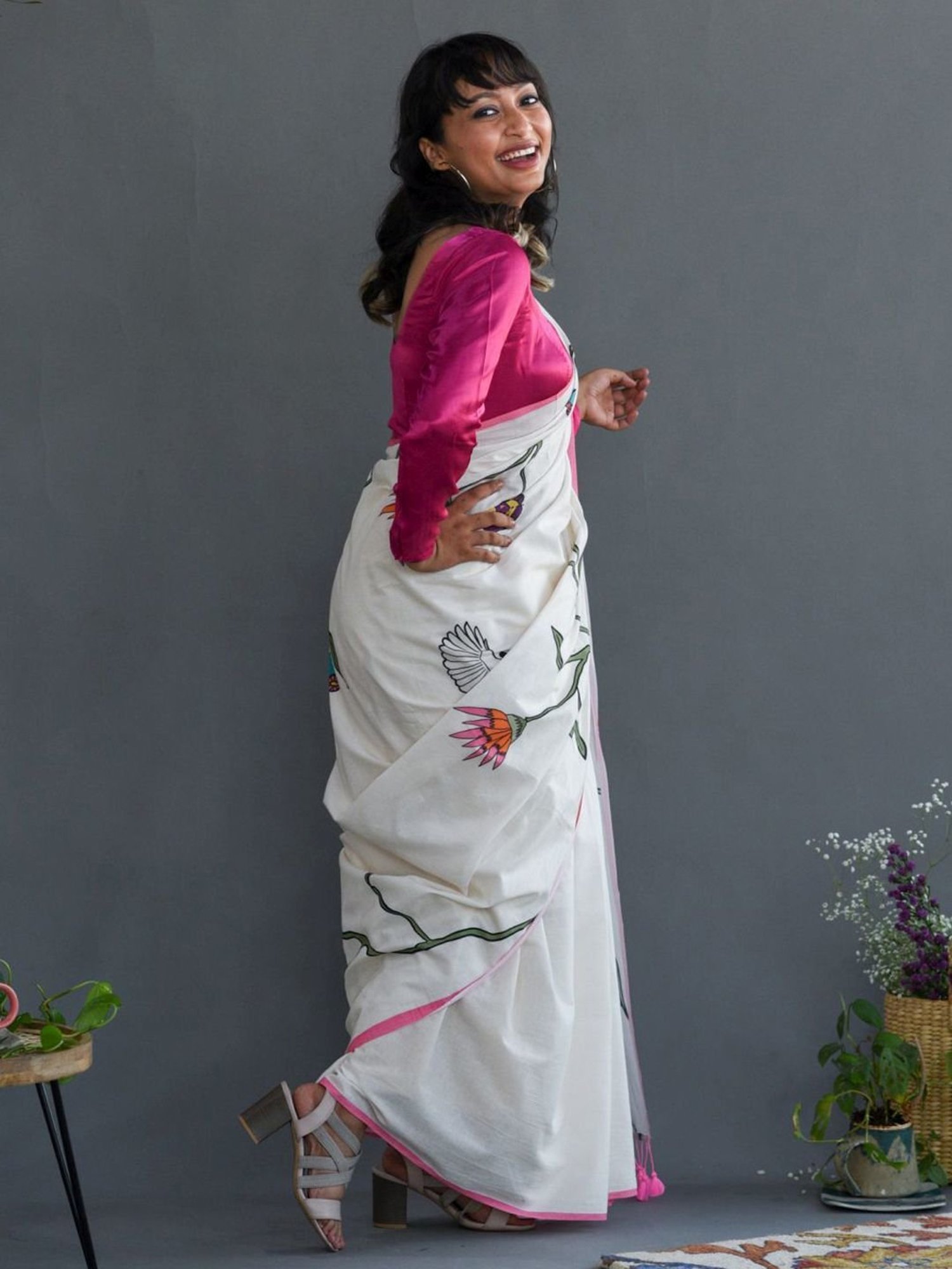Suta White Cotton Floral Print Saree Without Blouse