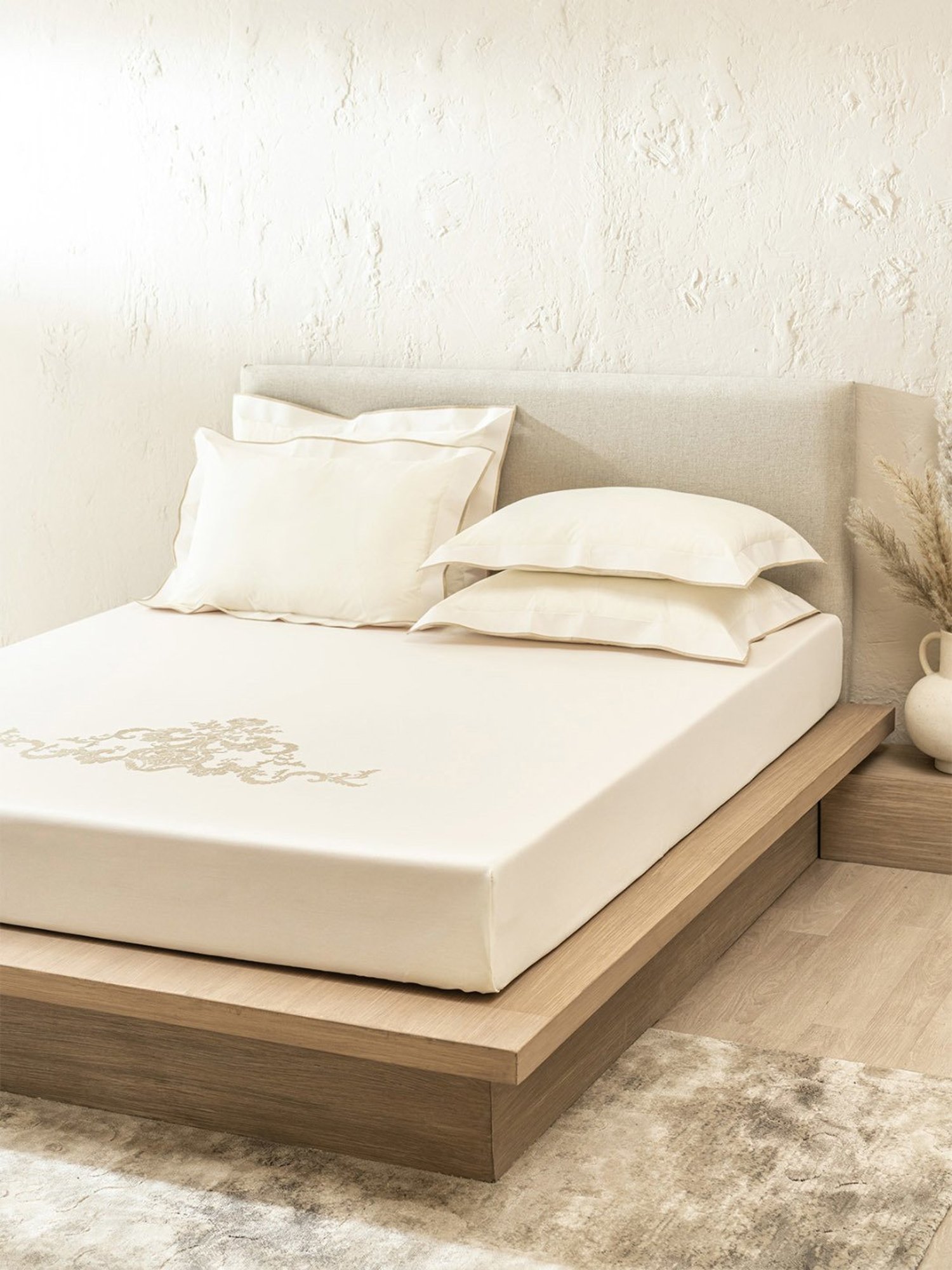 DDECOR Live beautiful Embroidery Marshmallow White 180 TC Cotton King Bedsheet with 2 Pillow Covers