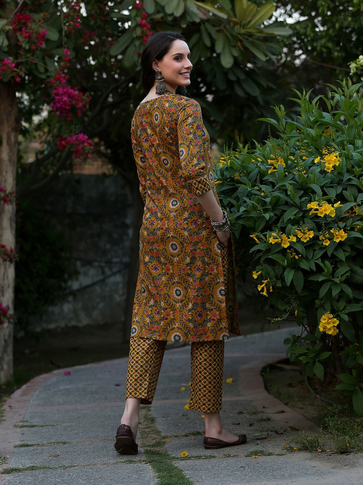 DECKEDUP Mustard Cotton Floral Print Kurta With Pants