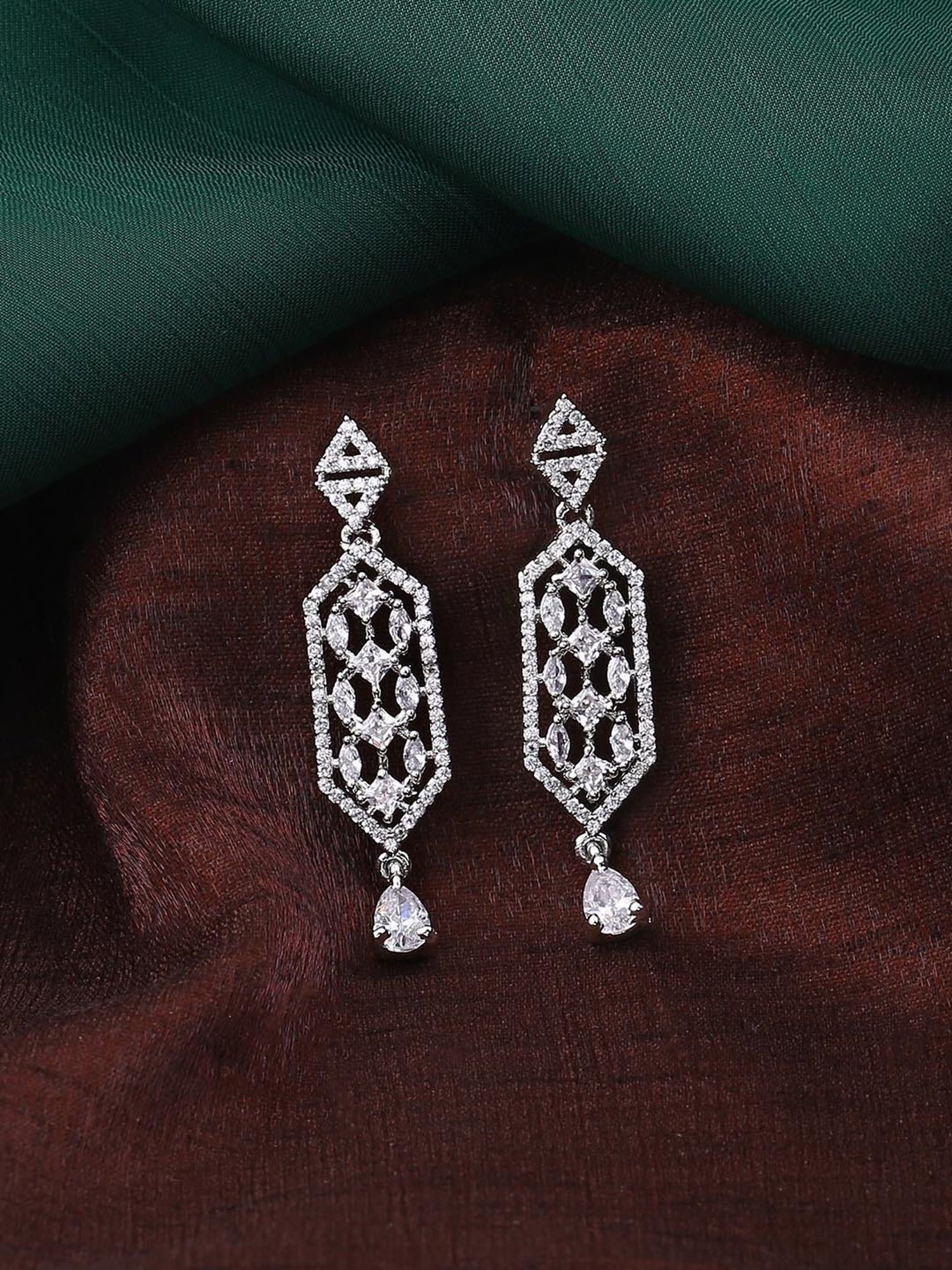 Estele Rhodium-Plated Lavish Luxe Designer Choker Style Necklace Set for Women