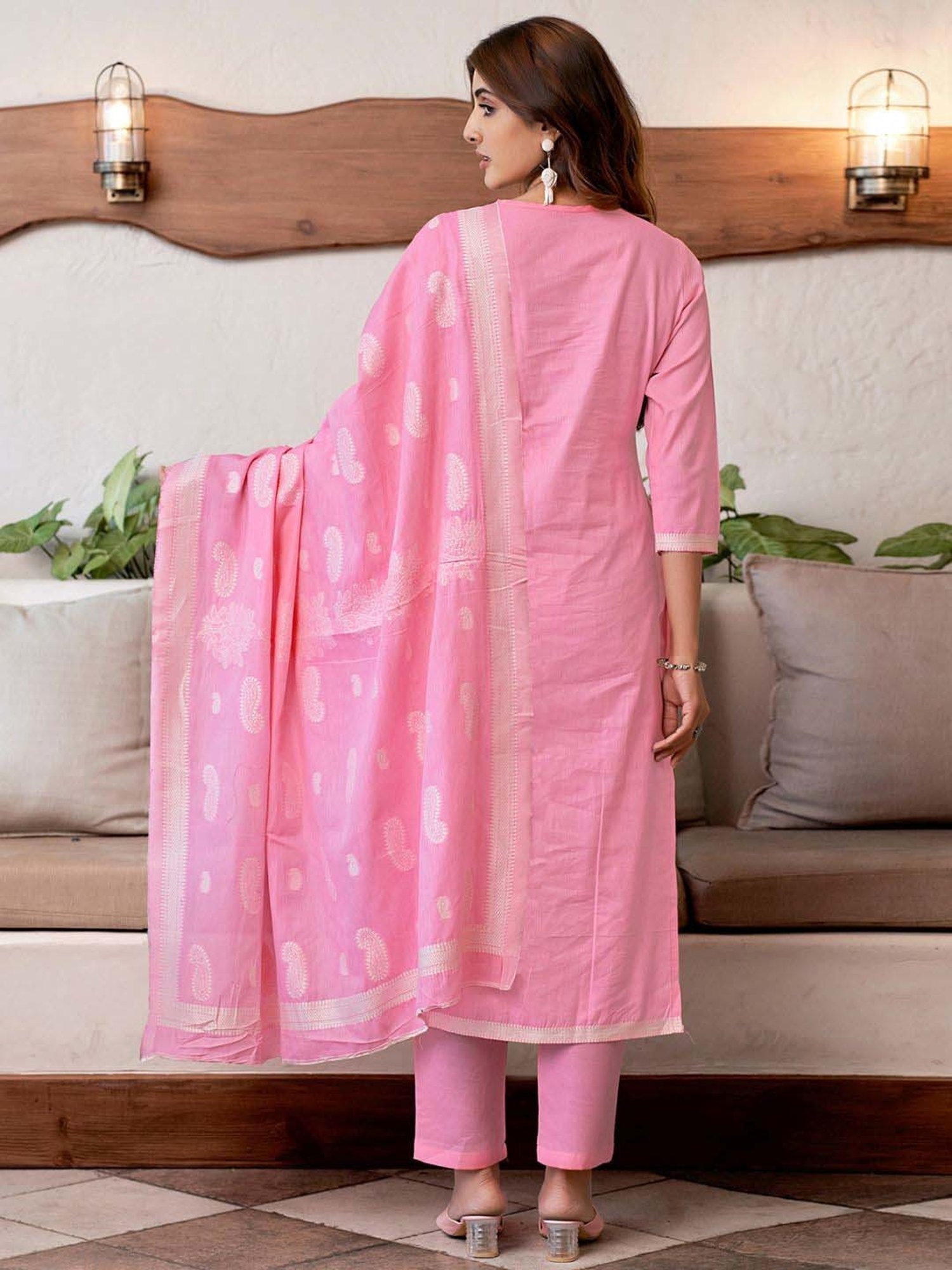 Skylee Pink Cotton Woven Pattern Kurta Pant Set With Dupatta