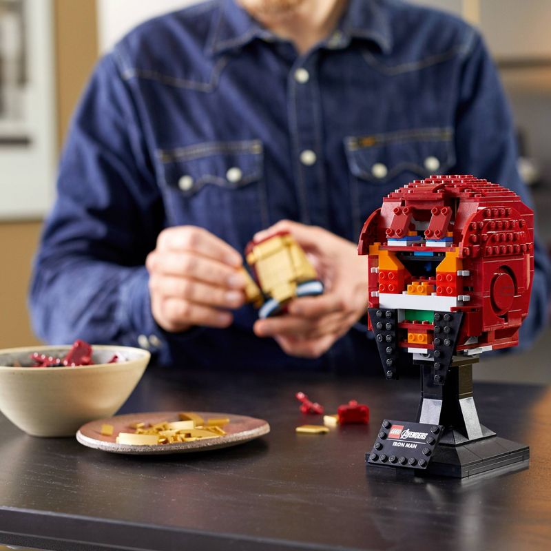 LEGO Marvel Avengers Iron Man Helmet Displayable Iron Man Mask for Marvel Fans 76165