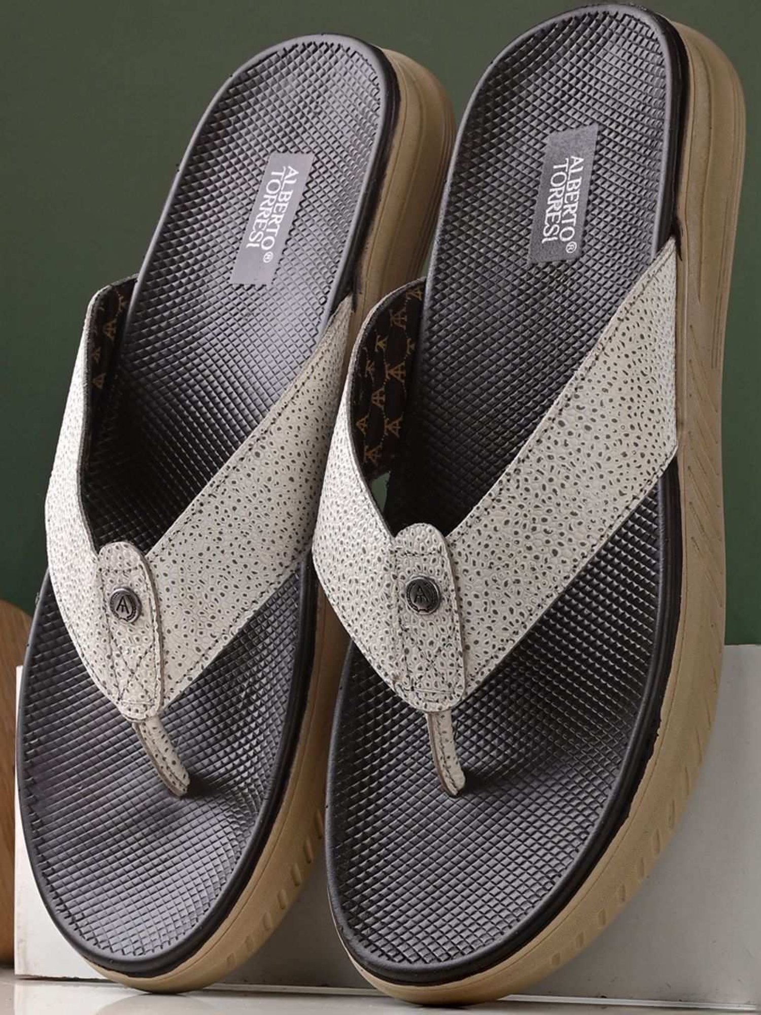 Alberto Torresi Men's White Thong Sandals