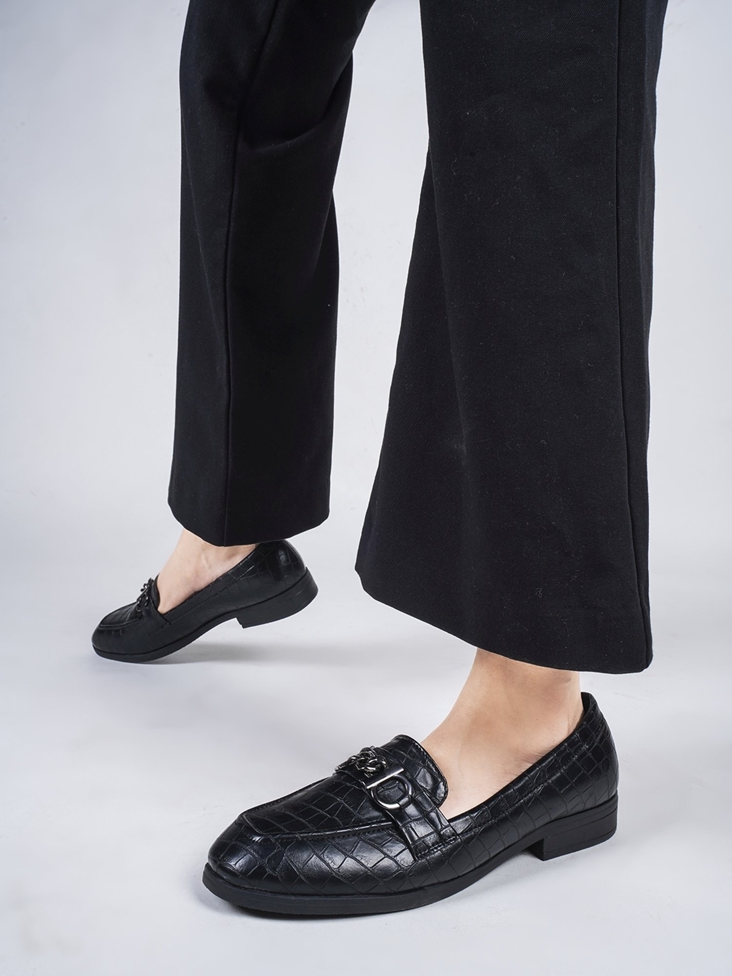 The White Pole Women's Black Casual Loafers