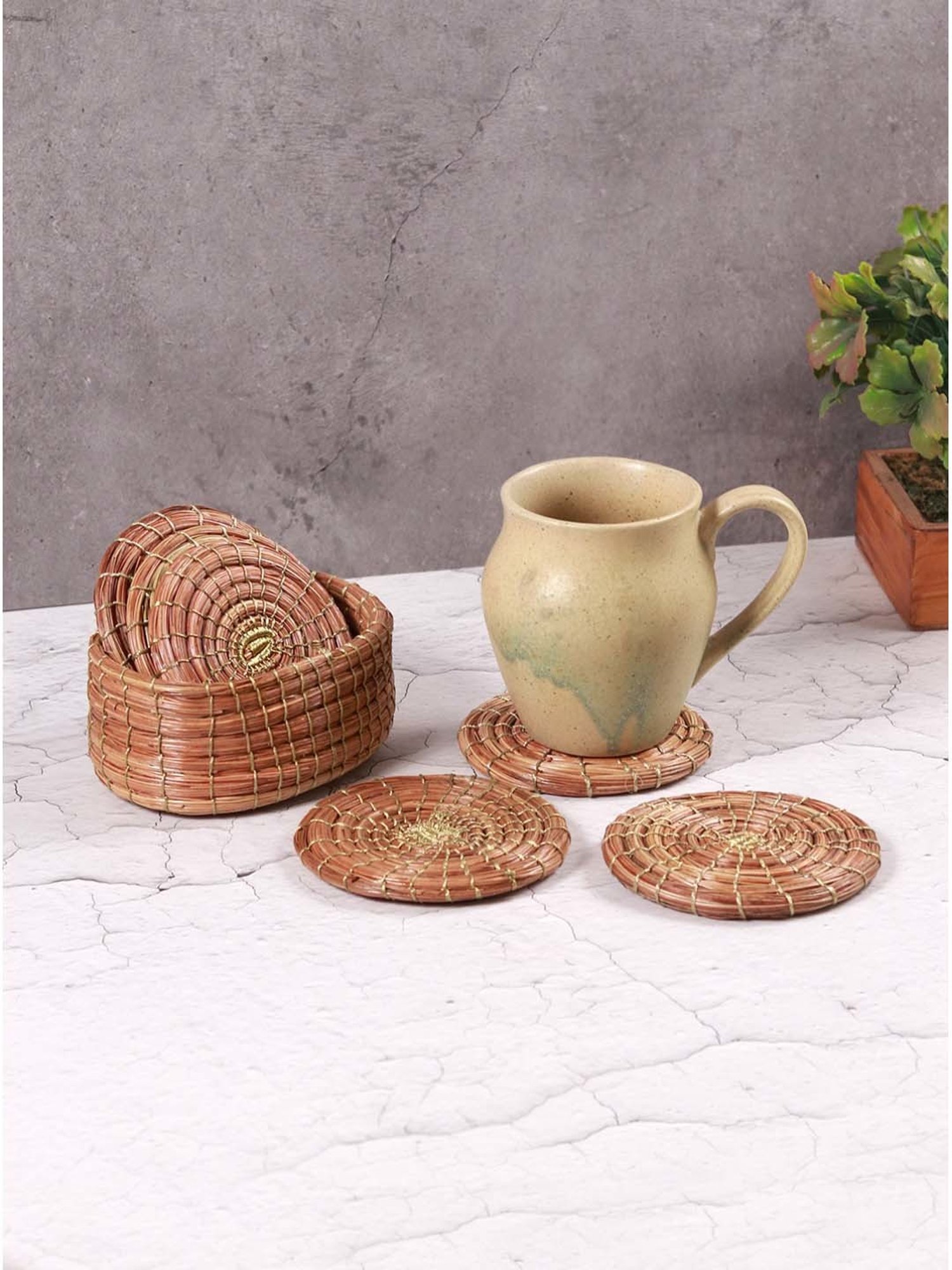 Unravel India Brown Piruls Classy Pine Wood 6Pc Tea Coaster & Stand Set