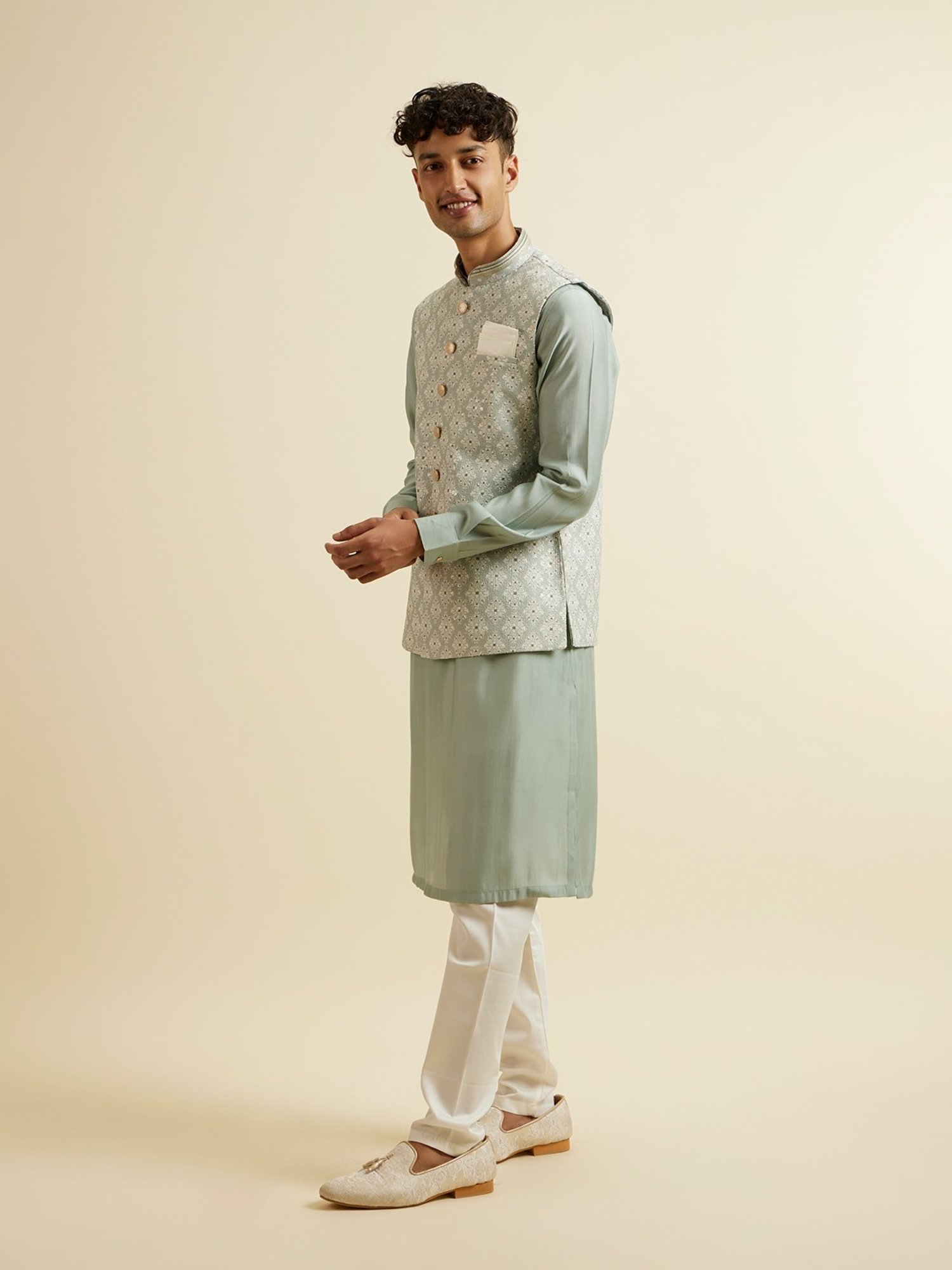 Manyavar Green Regular Fit Embroidered Nehru Jacket