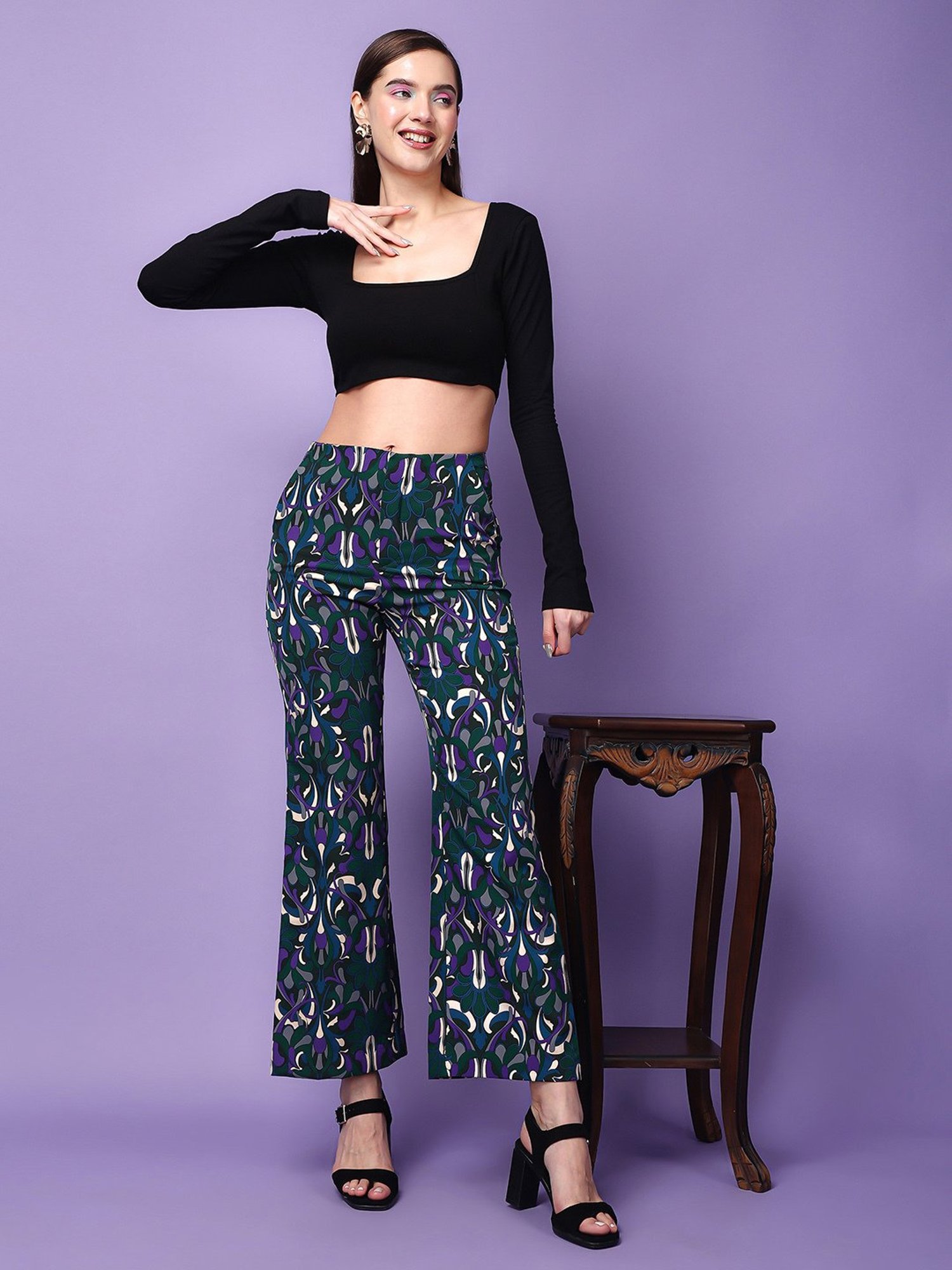 Scorpius Black Slim Fit Crop Top