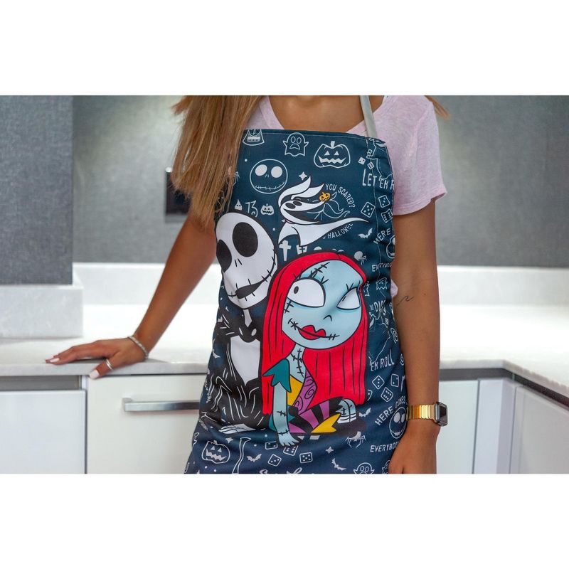 Gallerie II Skeleton Pattern Full Apron