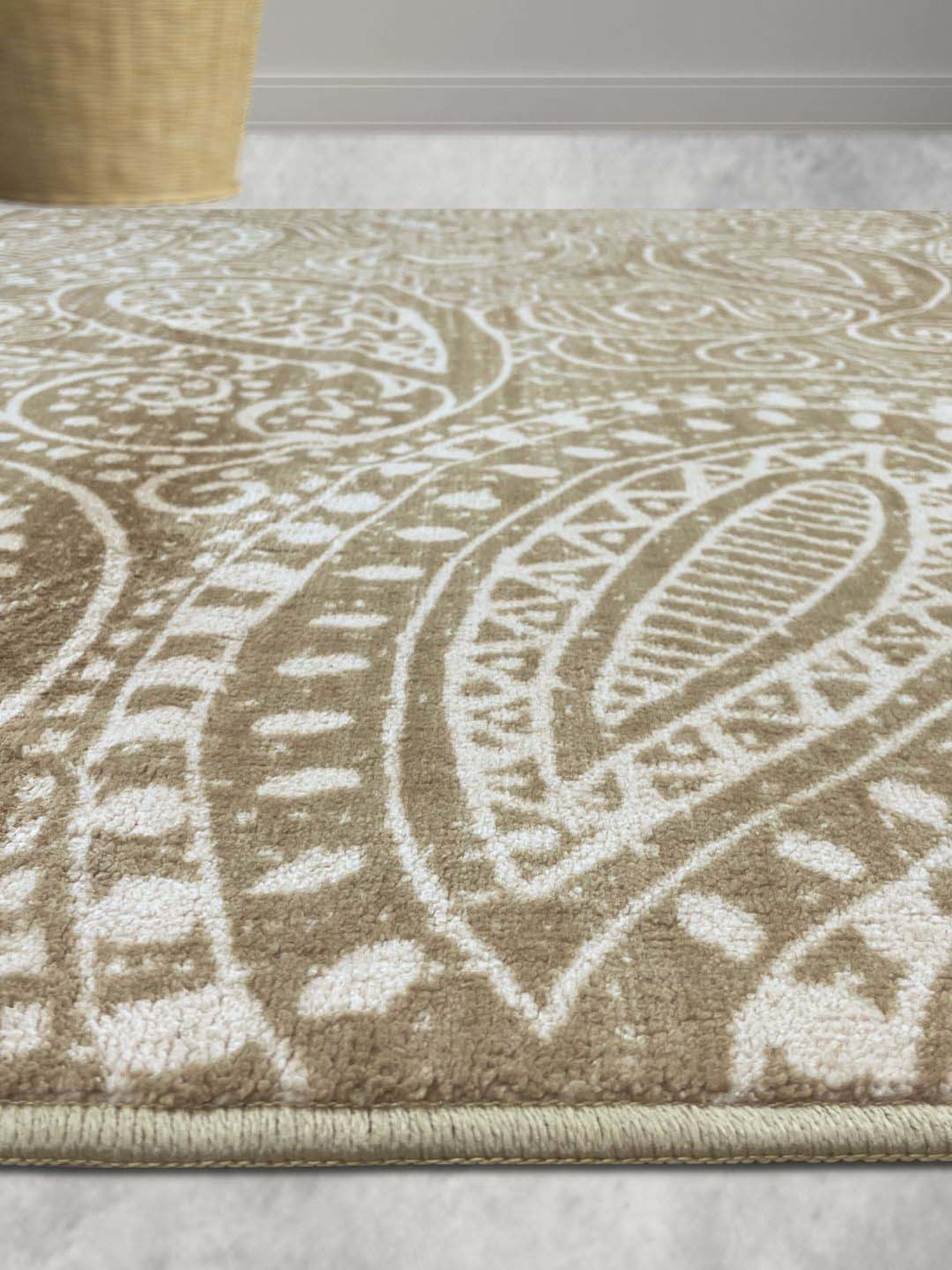 Welspun Blissful Brown Polyester 400 GSM Anti Skid Carpet