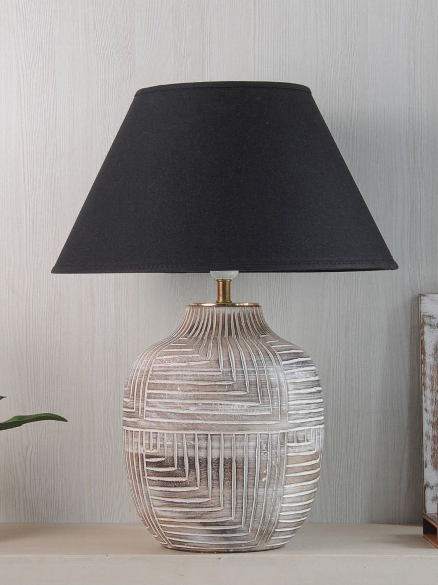 Kapoor Lamp Shades Distress White & Black Wood Cumberland Cotton Shade Table Lamp