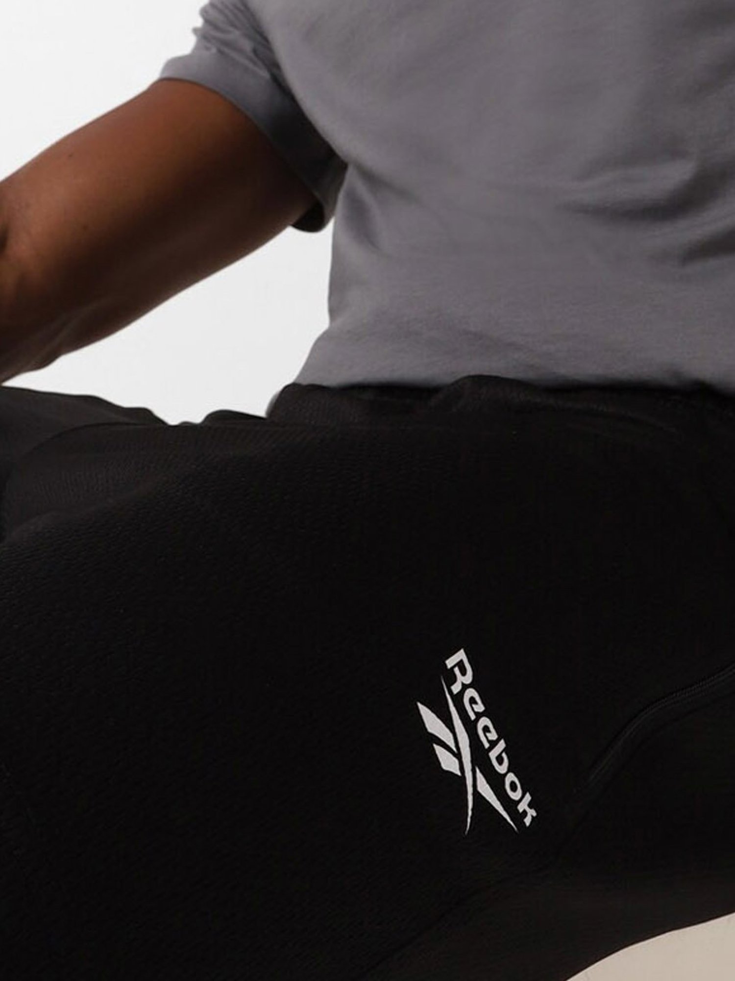 Reebok Black Regular Fit Sports Shorts