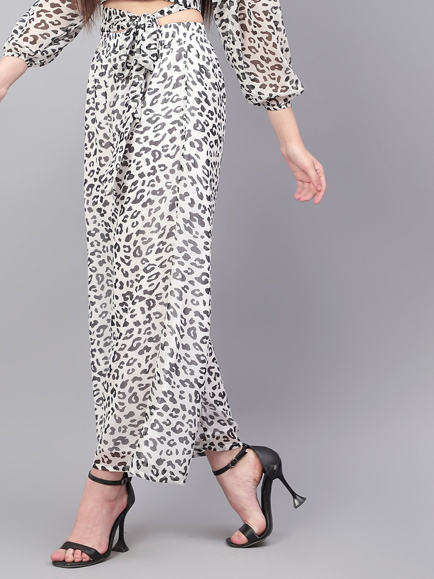 Anvi Be Yourself White & Black Printed Relaxed Fit Mid Rise Palazzos