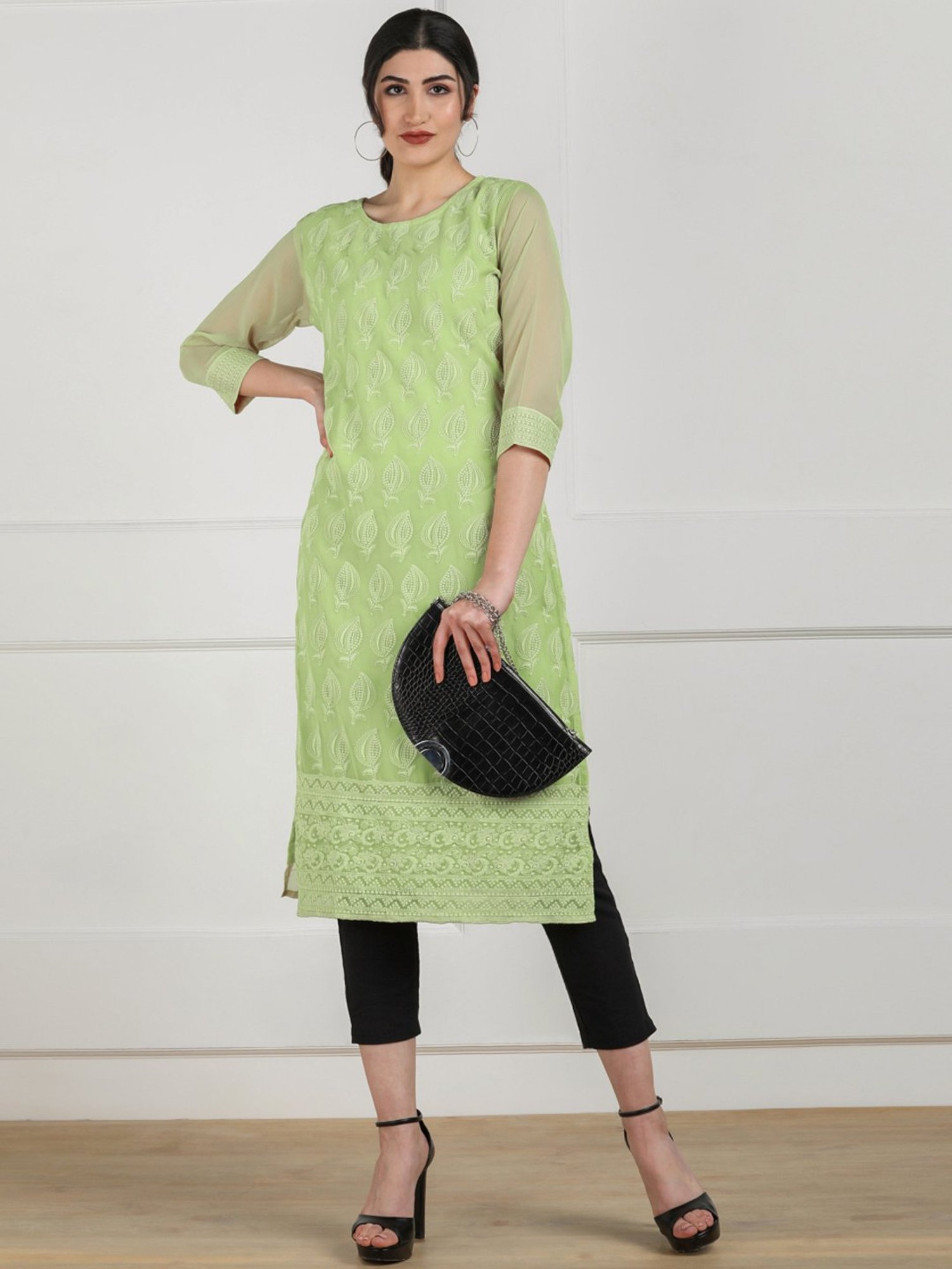 SWAGG INDIA Green Embroidered Straight Kurta
