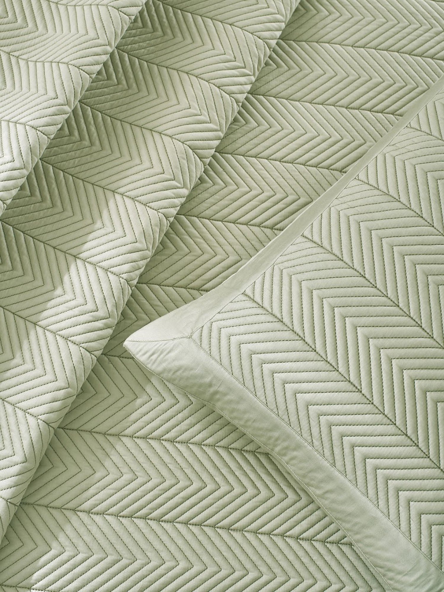 DDECOR Live beautiful Geometric Insignia Tea Green 210 TC Cotton Comforters - Set of 3
