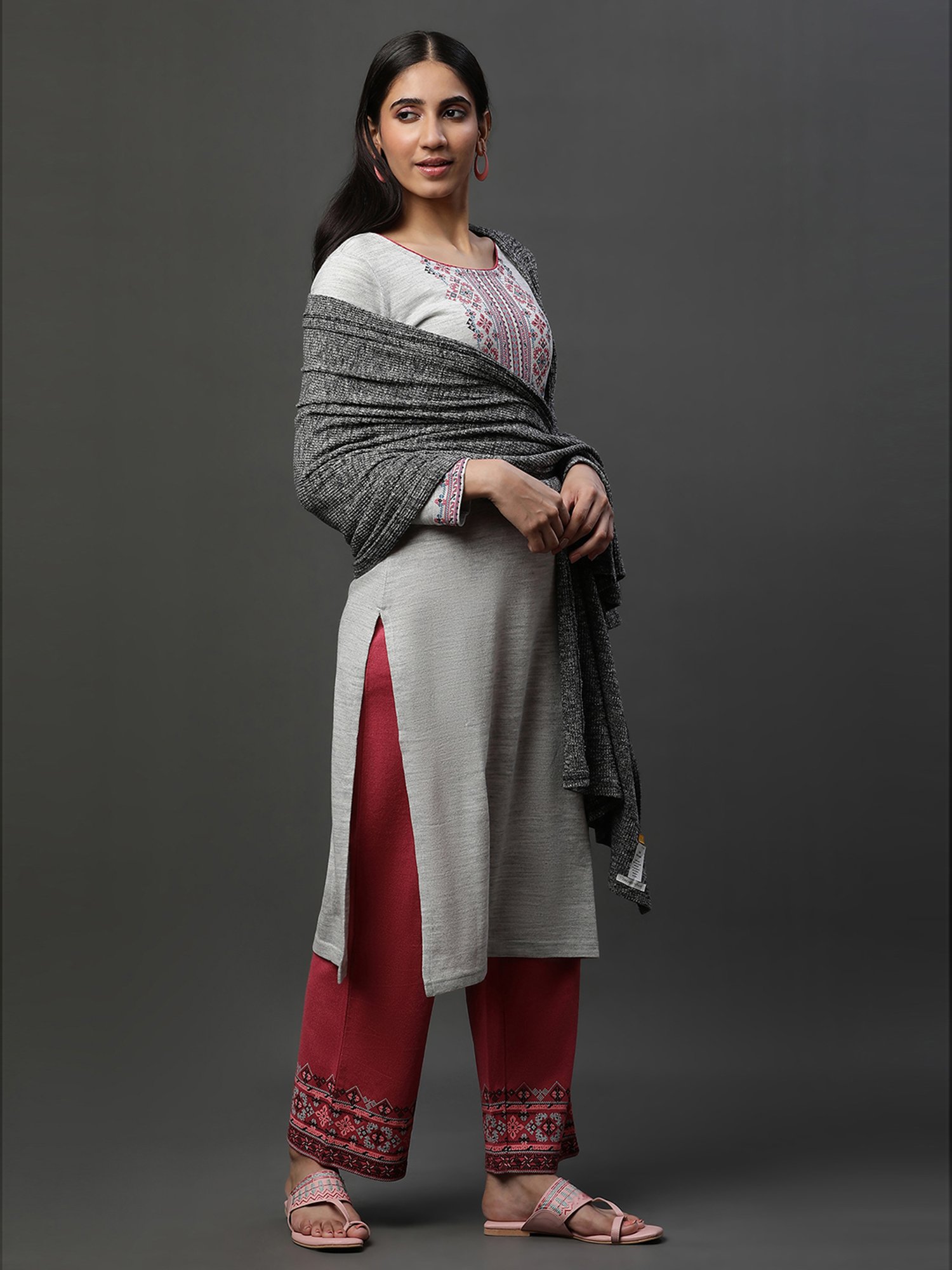 Aurelia Dark Grey Stole