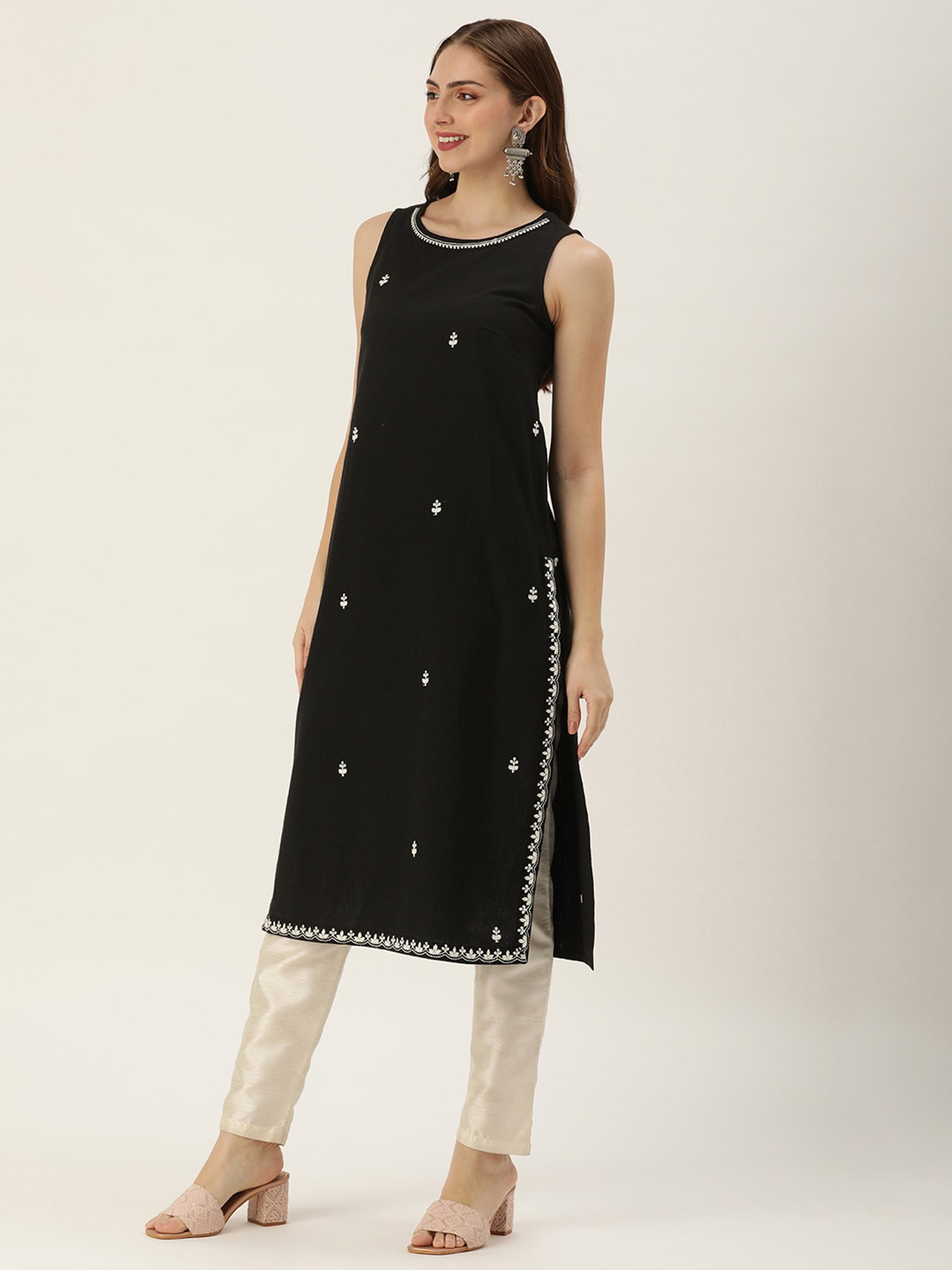 Amukti Black Embroidered A Line Kurta