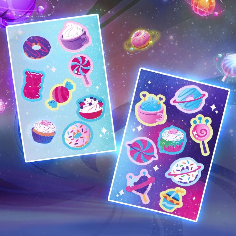 Hatchimals Colleggtibles Cosmic Candy Shop 2-In-1 Playset