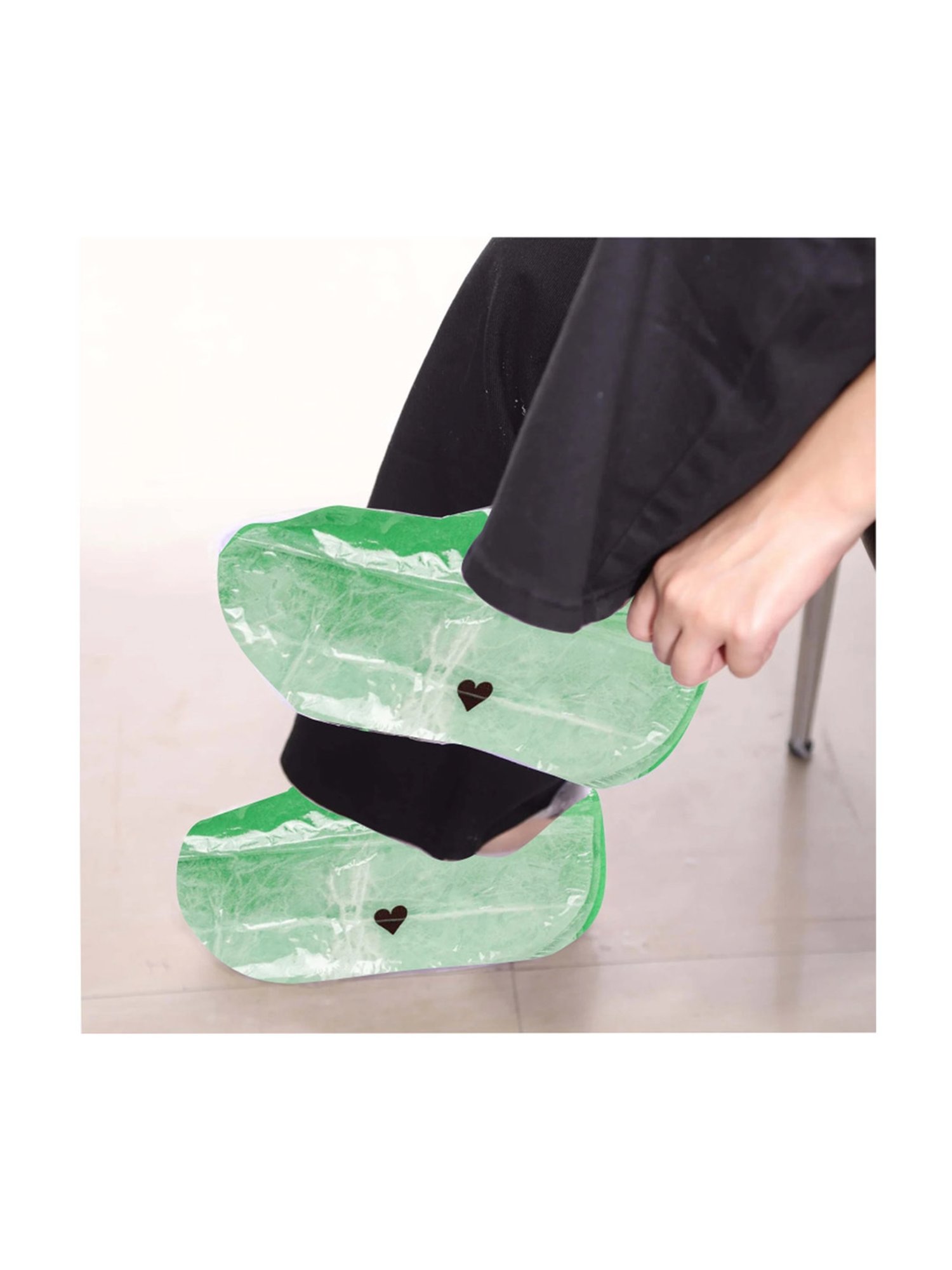 House of Beauty 4 Times Reusable Aloe Vera Paraffin Foot Socks - 1 Pair - 235 gm