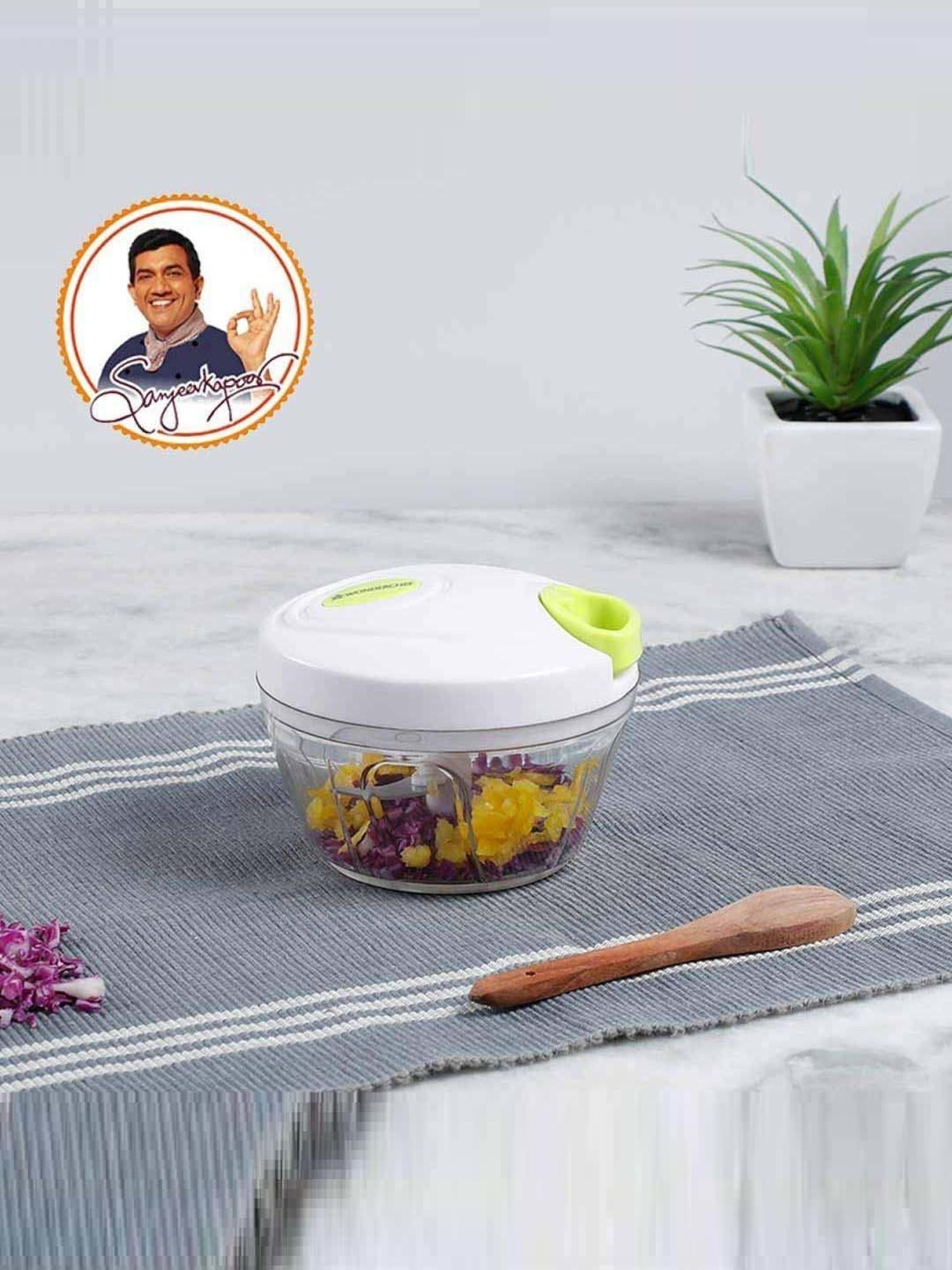 Wonderchef Classic String Vegetable Chopper & Whipper (300 ML, White and Green)