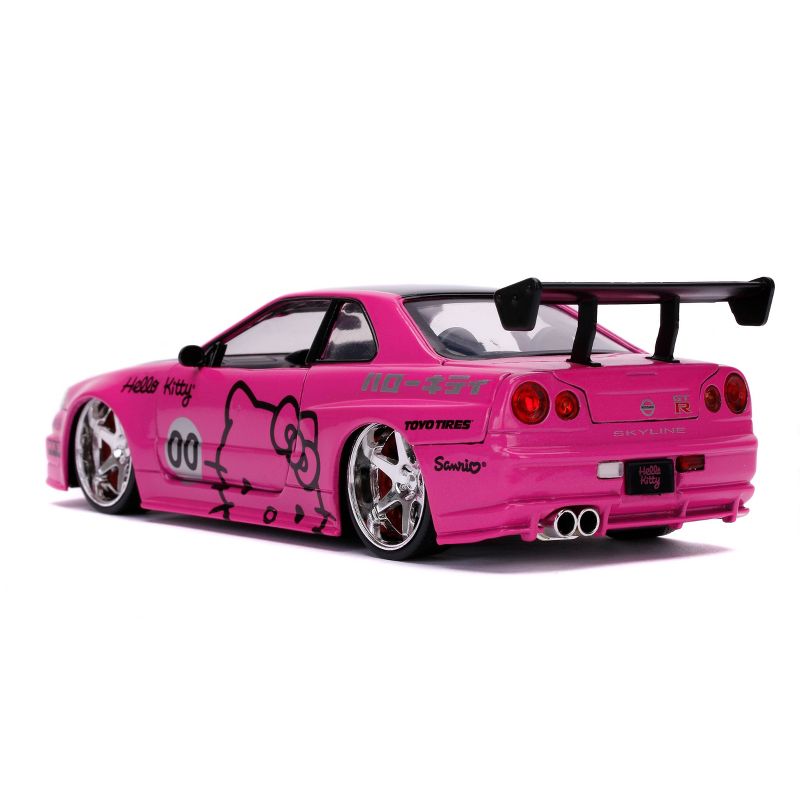 Jada Toys Hollywood Rides 2002 Nissan Skyline GTR R34 Hello Kitty Die-Cast Vehicle 1:24 Scale